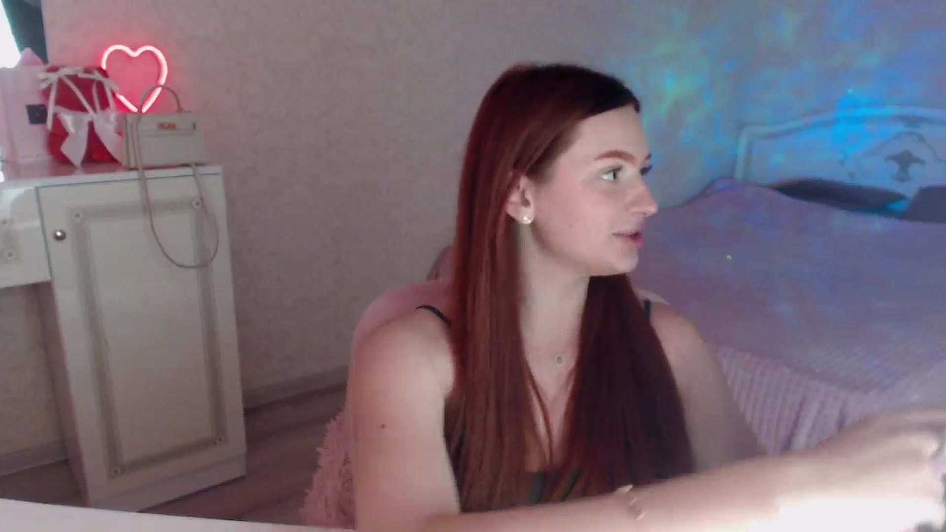 Gallery image thumbnail from CuteeBambi's myfreecams stream on, 05/28/2024, 16:54 image 15 of 20