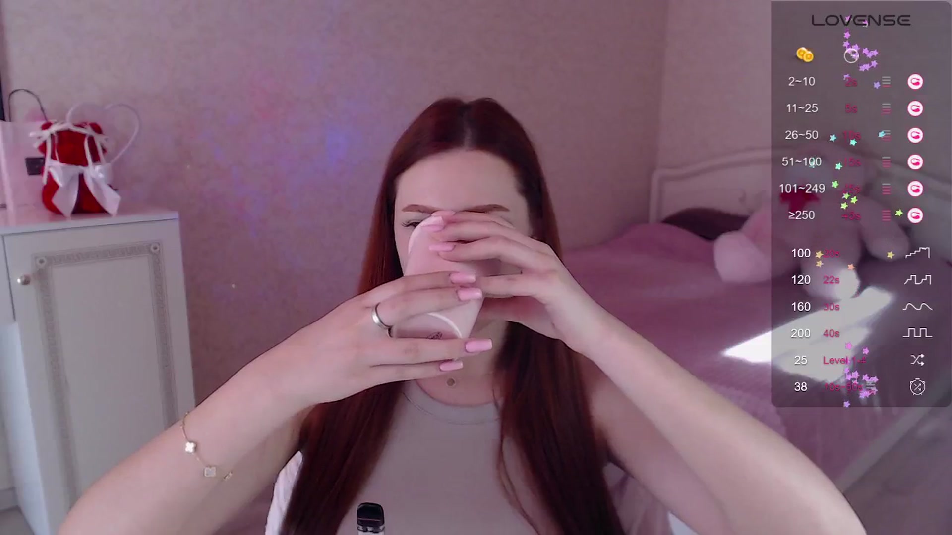 Gallery image thumbnail from CuteeBambi's myfreecams stream on, 06/01/2024, 15:15 image 14 of 20