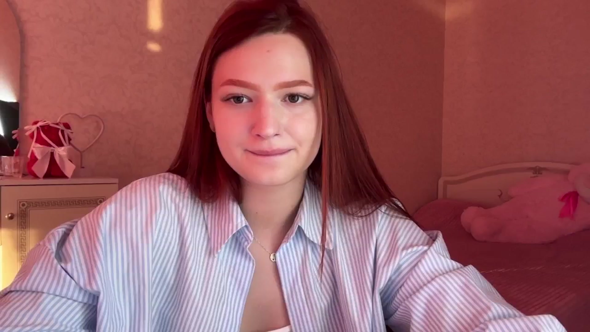 Gallery image thumbnail from CuteeBambi's myfreecams stream on, 06/12/2024, 17:21 image 19 of 20
