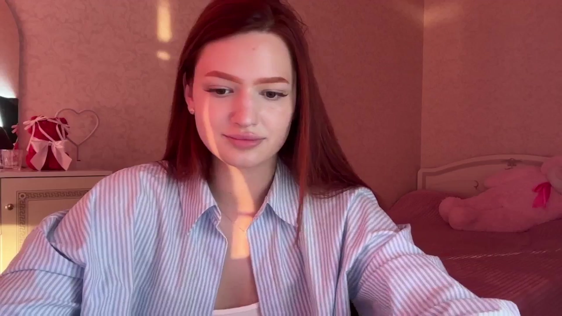 Gallery image thumbnail from CuteeBambi's myfreecams stream on, 06/12/2024, 17:21 image 11 of 20