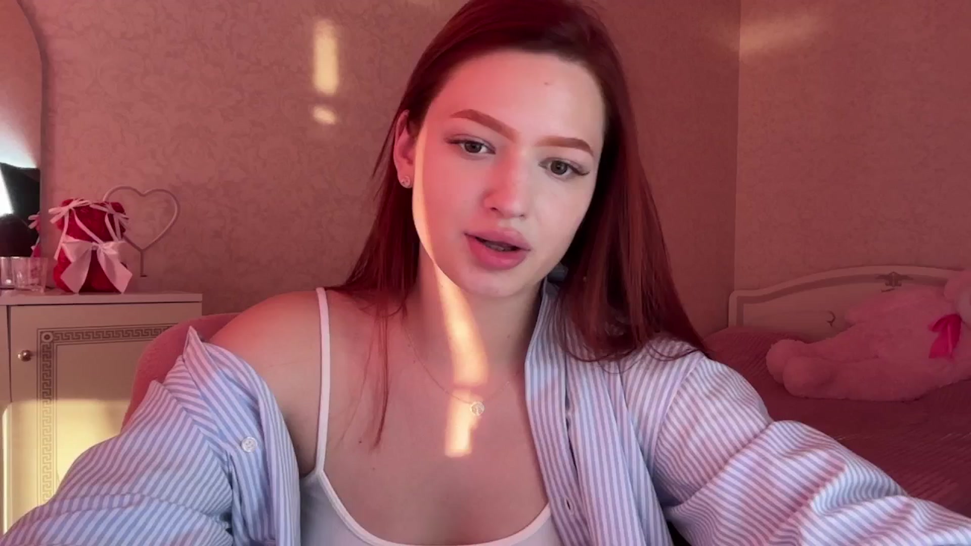 Gallery image thumbnail from CuteeBambi's myfreecams stream on, 06/12/2024, 17:21 image 1 of 20