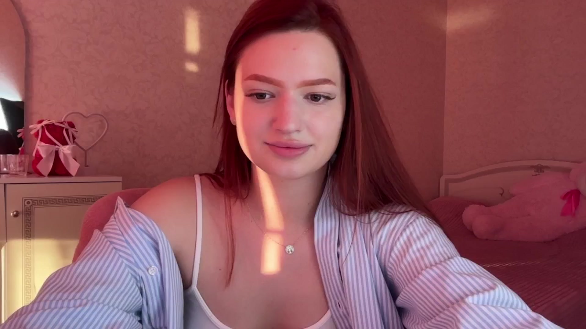 Gallery image thumbnail from CuteeBambi's myfreecams stream on, 06/12/2024, 17:21 image 3 of 20