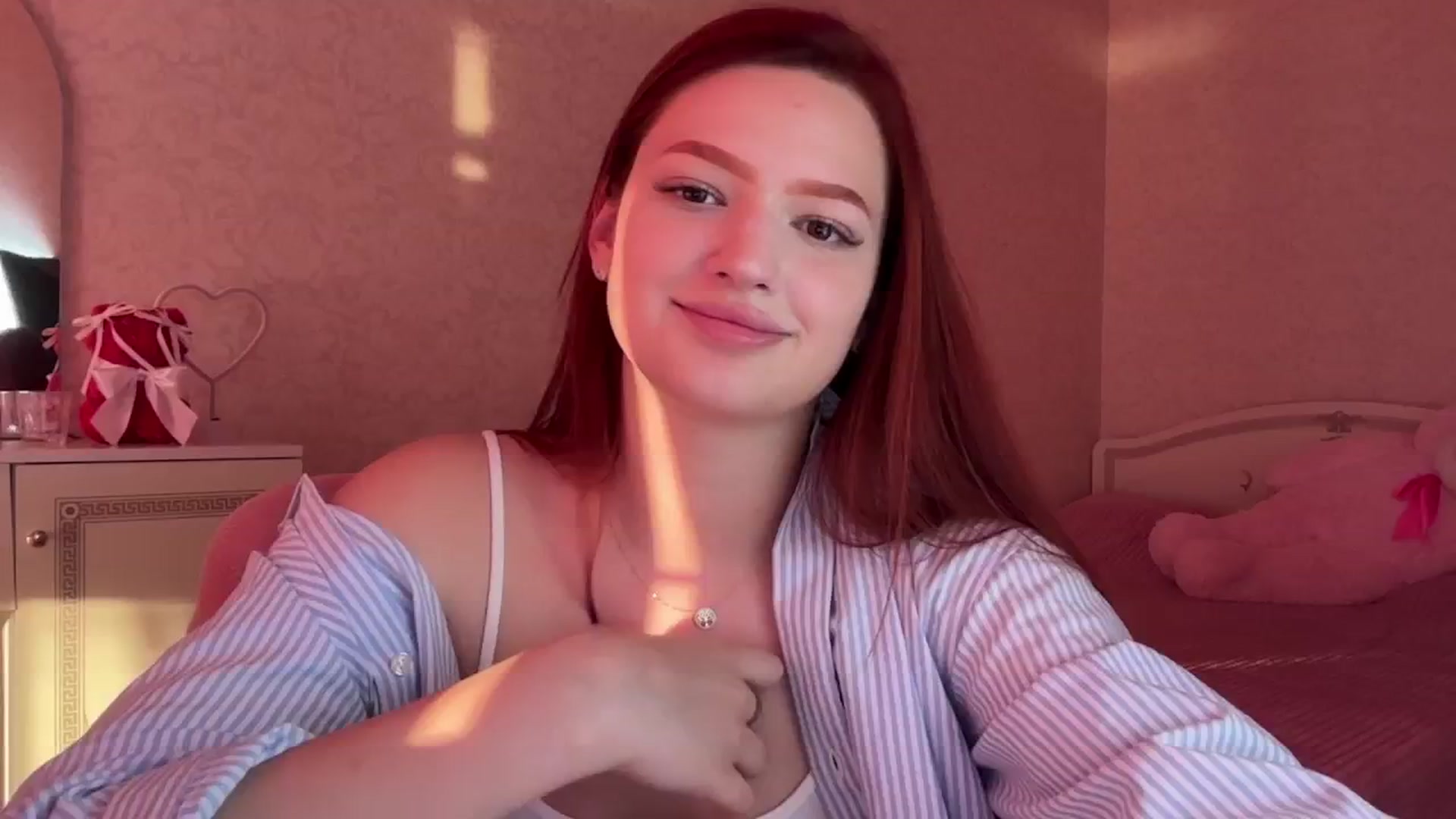 Gallery image thumbnail from CuteeBambi's myfreecams stream on, 06/12/2024, 17:21 image 4 of 20
