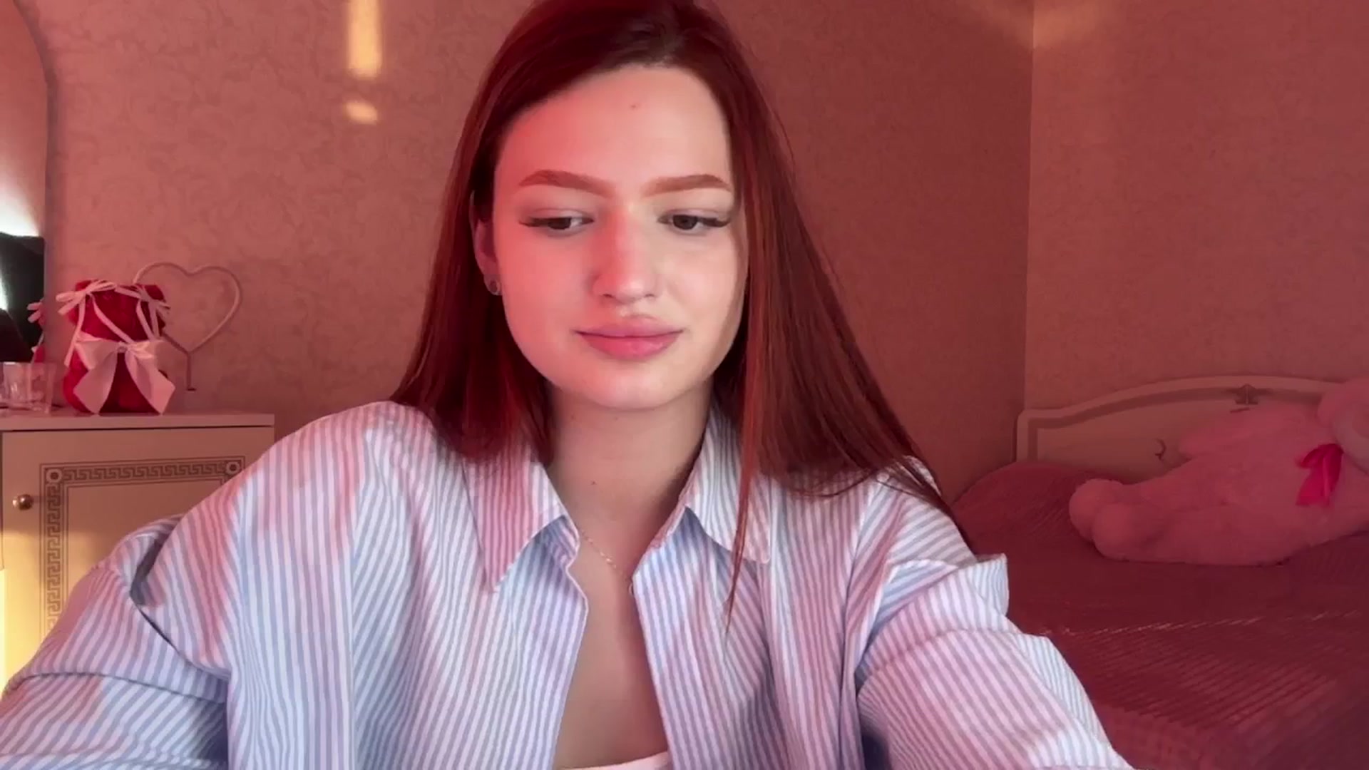 Gallery image thumbnail from CuteeBambi's myfreecams stream on, 06/12/2024, 17:21 image 18 of 20