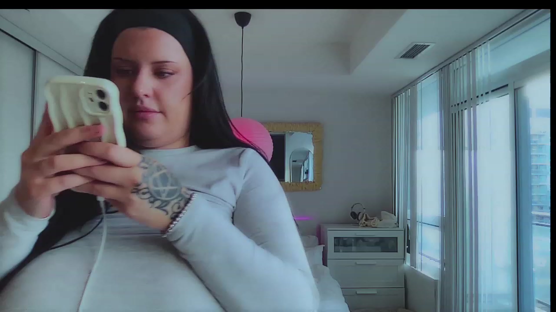 Gallery image thumbnail from CuteinCanada's myfreecams stream on, 11/25/2023, 21:22 image 2 of 20