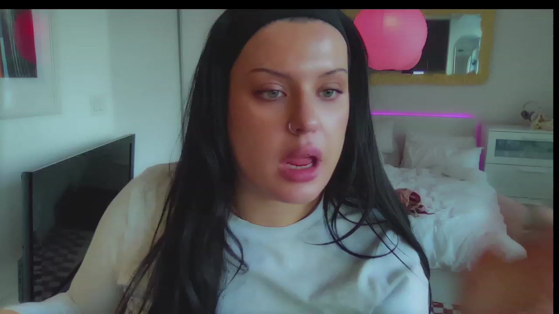Gallery image thumbnail from CuteinCanada's myfreecams stream on, 11/25/2023, 21:22 image 15 of 20