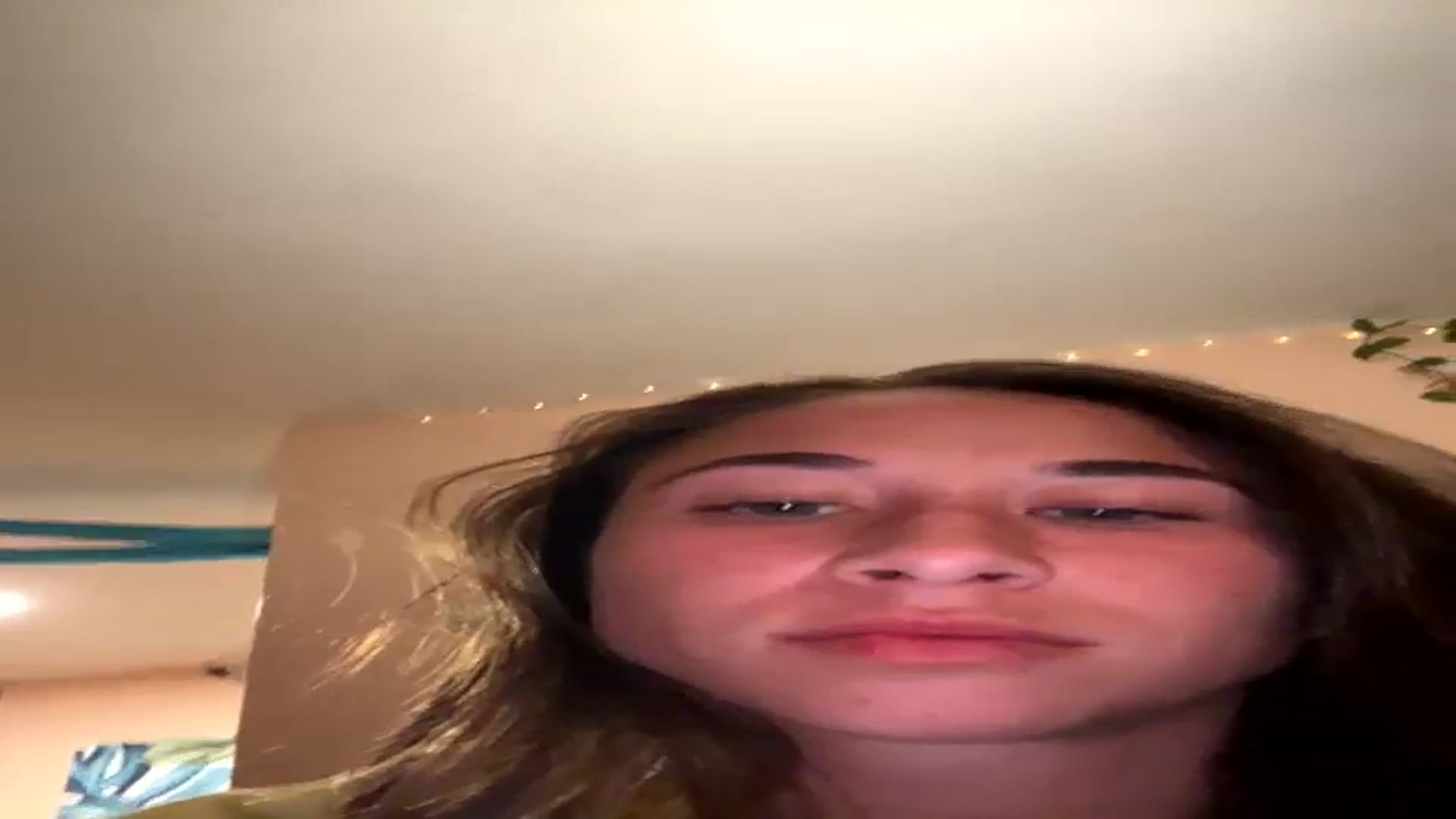 Gallery image thumbnail from Cutelittlefox's myfreecams stream on, 11/01/2023, 07:43 image 12 of 20