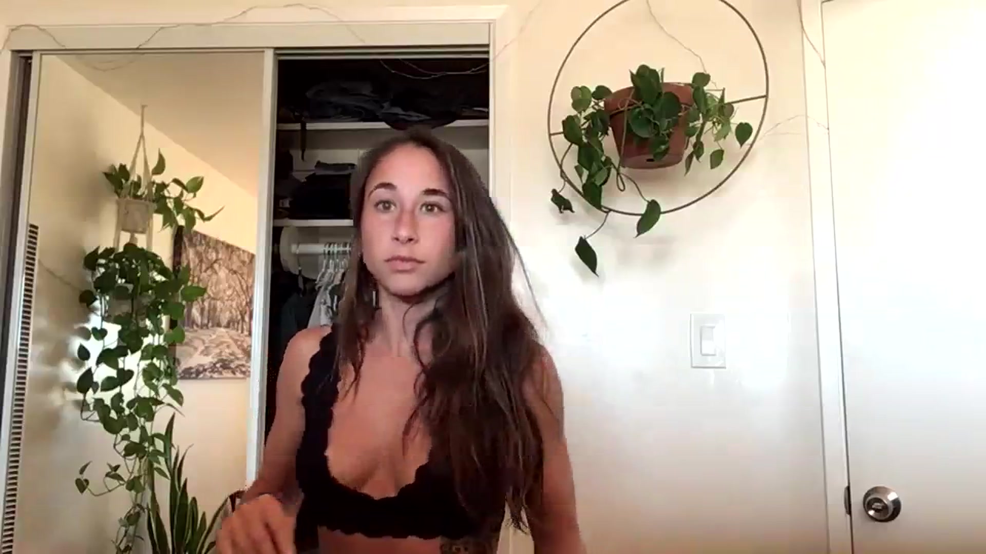 Gallery image thumbnail from Cutelittlefox's myfreecams stream on, 11/03/2023, 23:36 image 3 of 20