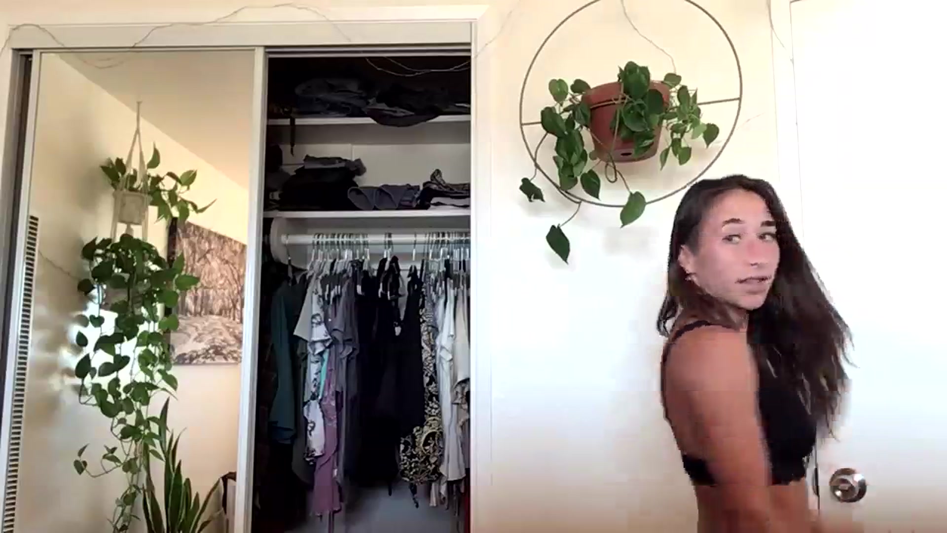 Gallery image thumbnail from Cutelittlefox's myfreecams stream on, 11/03/2023, 23:36 image 2 of 20