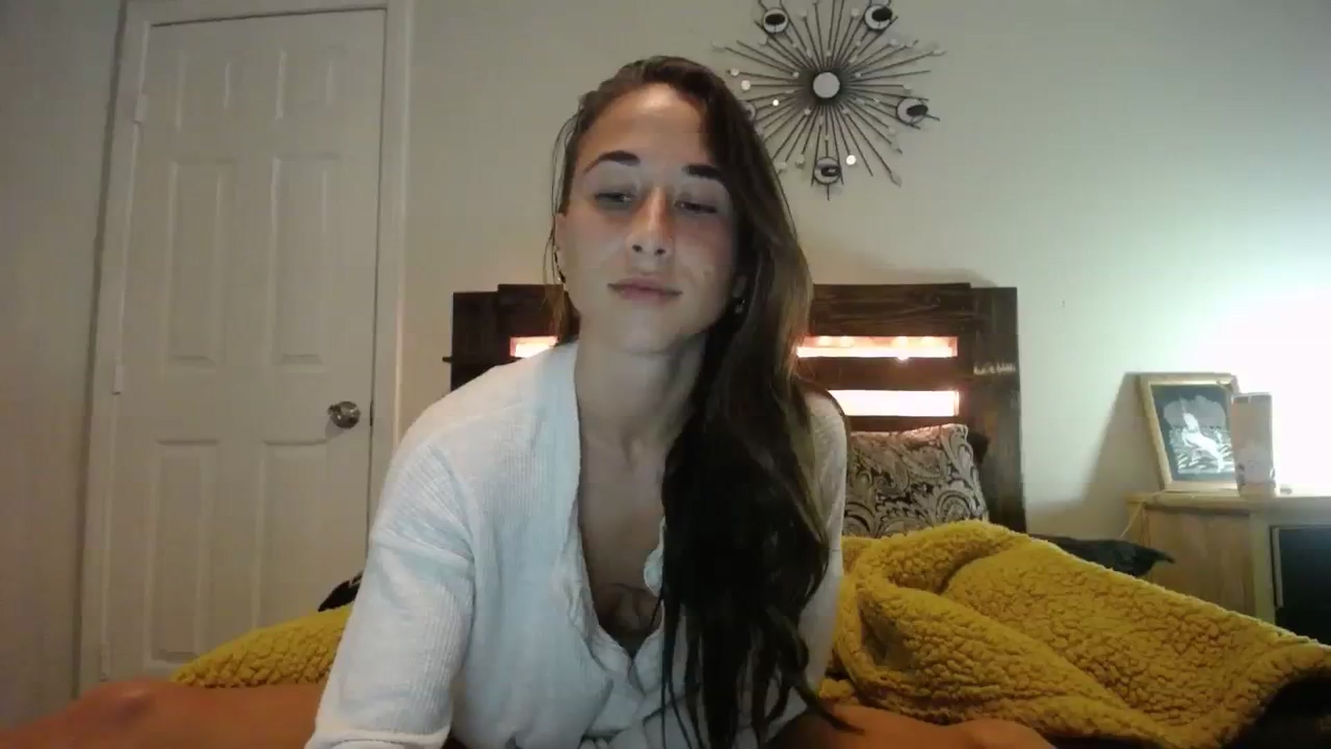 Gallery image thumbnail from Cutelittlefox's myfreecams stream on, 11/15/2023, 07:59 image 20 of 20