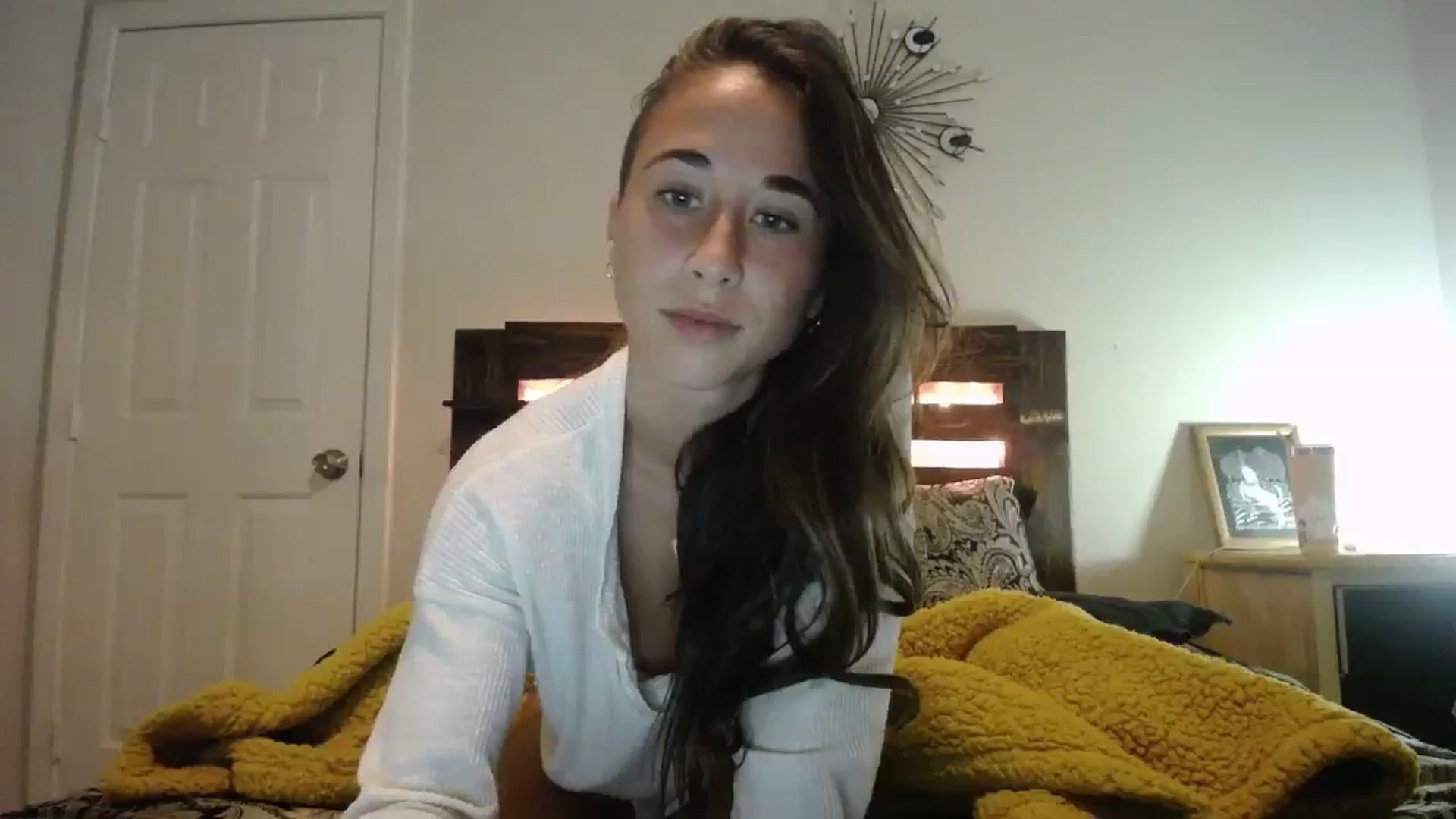 Gallery image thumbnail from Cutelittlefox's myfreecams stream on, 11/15/2023, 07:59 image 5 of 20