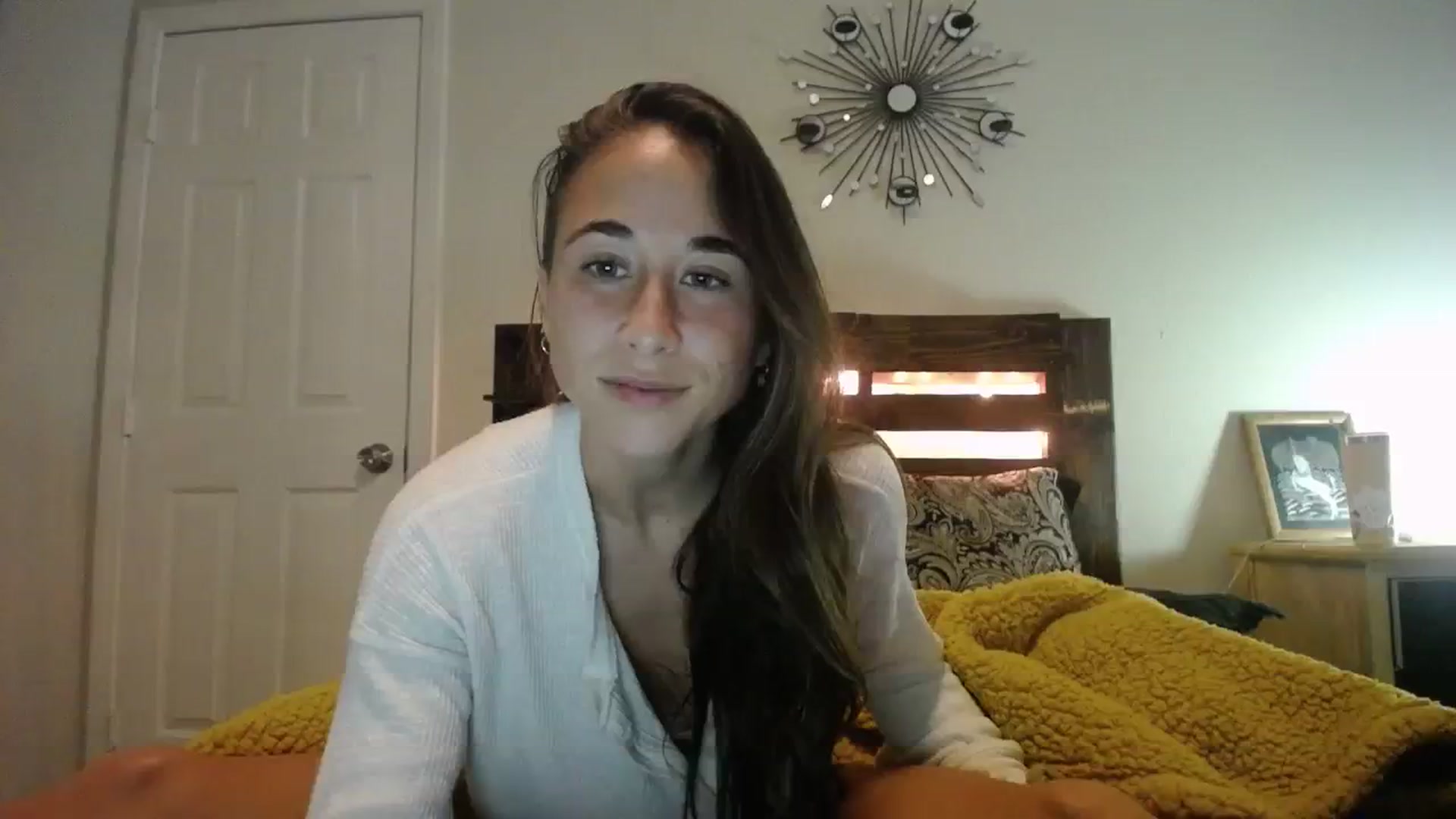 Gallery image thumbnail from Cutelittlefox's myfreecams stream on, 11/15/2023, 07:59 image 19 of 20