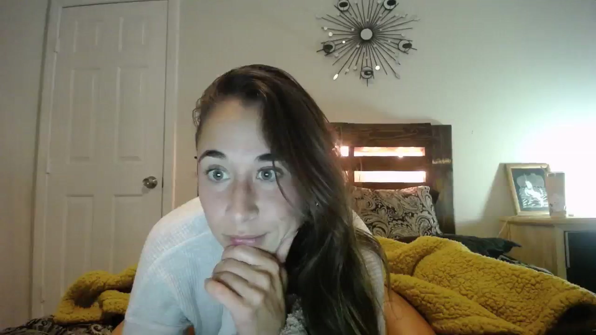 Gallery image thumbnail from Cutelittlefox's myfreecams stream on, 11/15/2023, 07:59 image 10 of 20