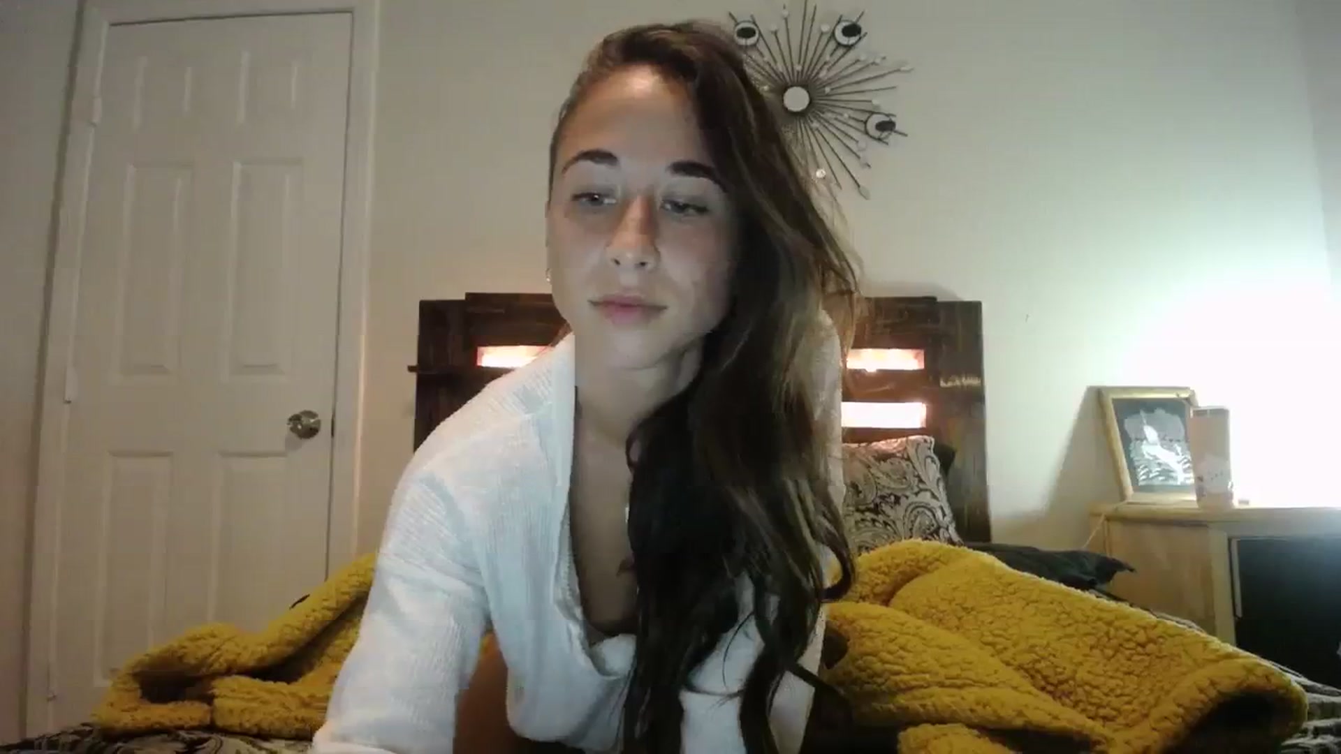Gallery image thumbnail from Cutelittlefox's myfreecams stream on, 11/15/2023, 07:59 image 7 of 20