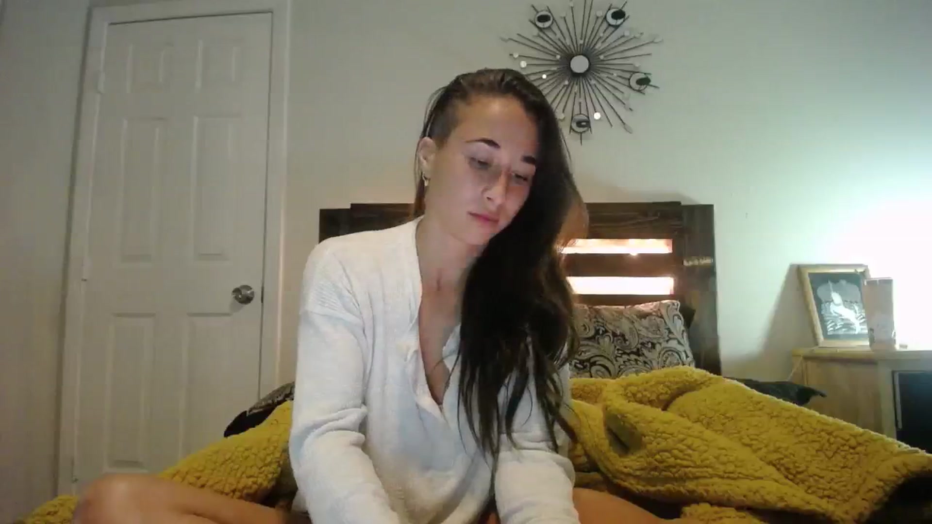 Gallery image thumbnail from Cutelittlefox's myfreecams stream on, 11/15/2023, 07:59 image 17 of 20