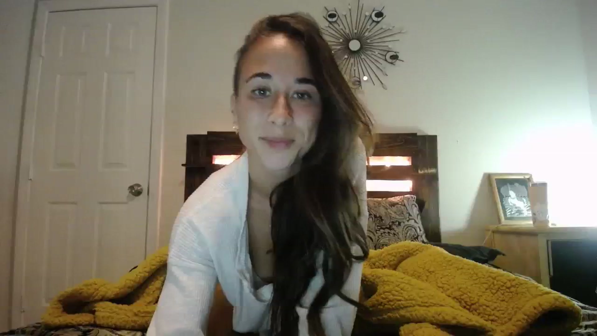 Gallery image thumbnail from Cutelittlefox's myfreecams stream on, 11/15/2023, 07:59 image 6 of 20