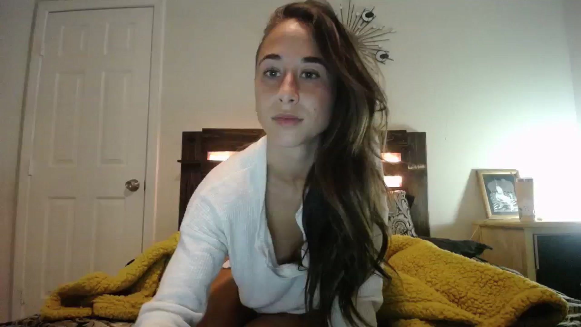 Gallery image thumbnail from Cutelittlefox's myfreecams stream on, 11/15/2023, 07:59 image 1 of 20