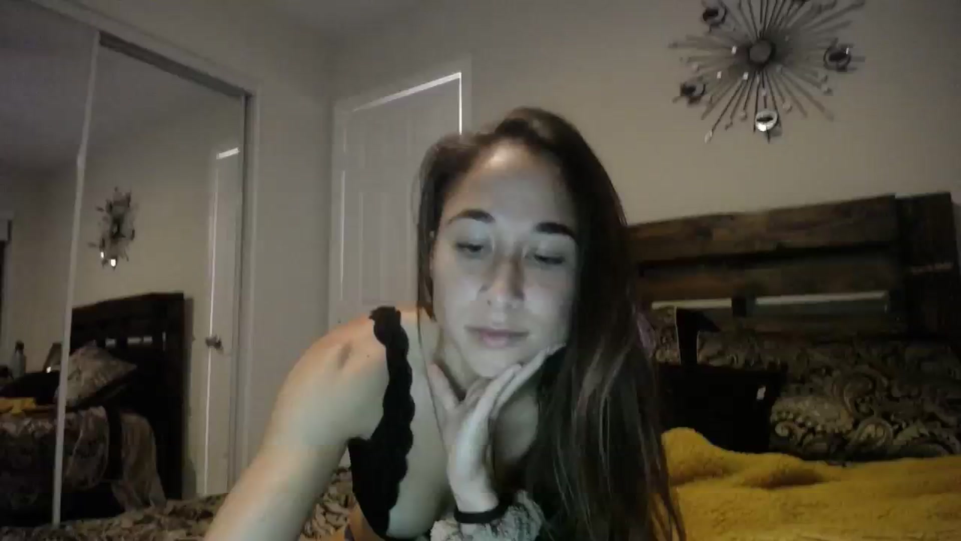 Gallery image thumbnail from Cutelittlefox's myfreecams stream on, 11/18/2023, 02:07 image 14 of 20