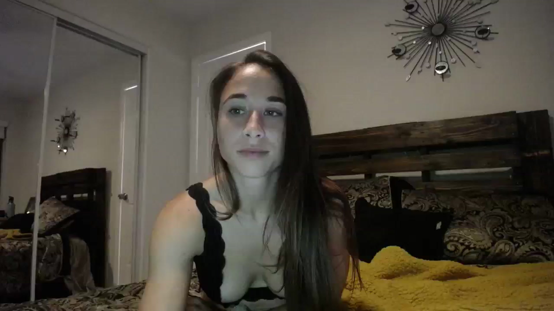 Gallery image thumbnail from Cutelittlefox's myfreecams stream on, 11/18/2023, 02:07 image 8 of 20