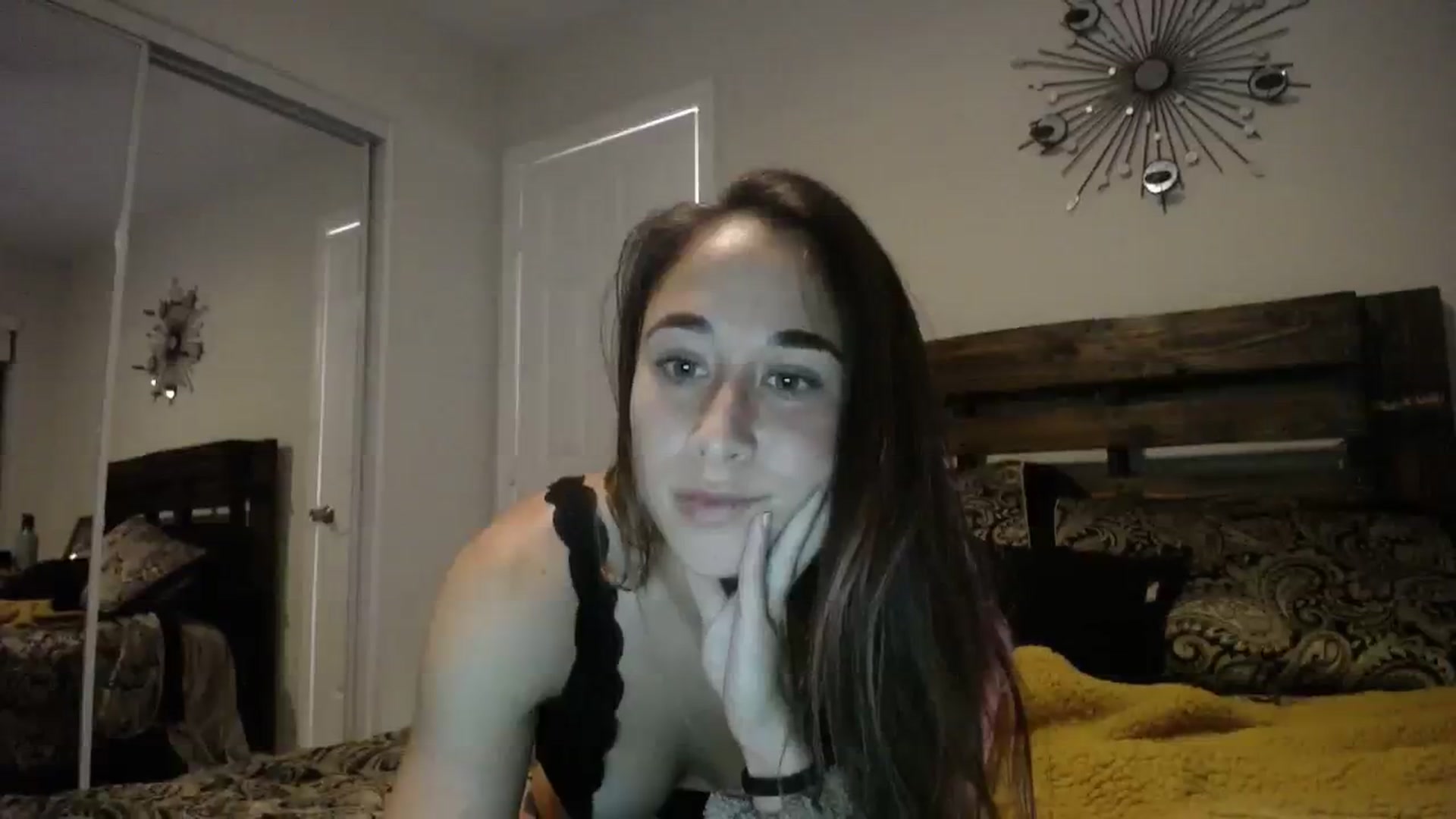Gallery image thumbnail from Cutelittlefox's myfreecams stream on, 11/18/2023, 02:07 image 18 of 20