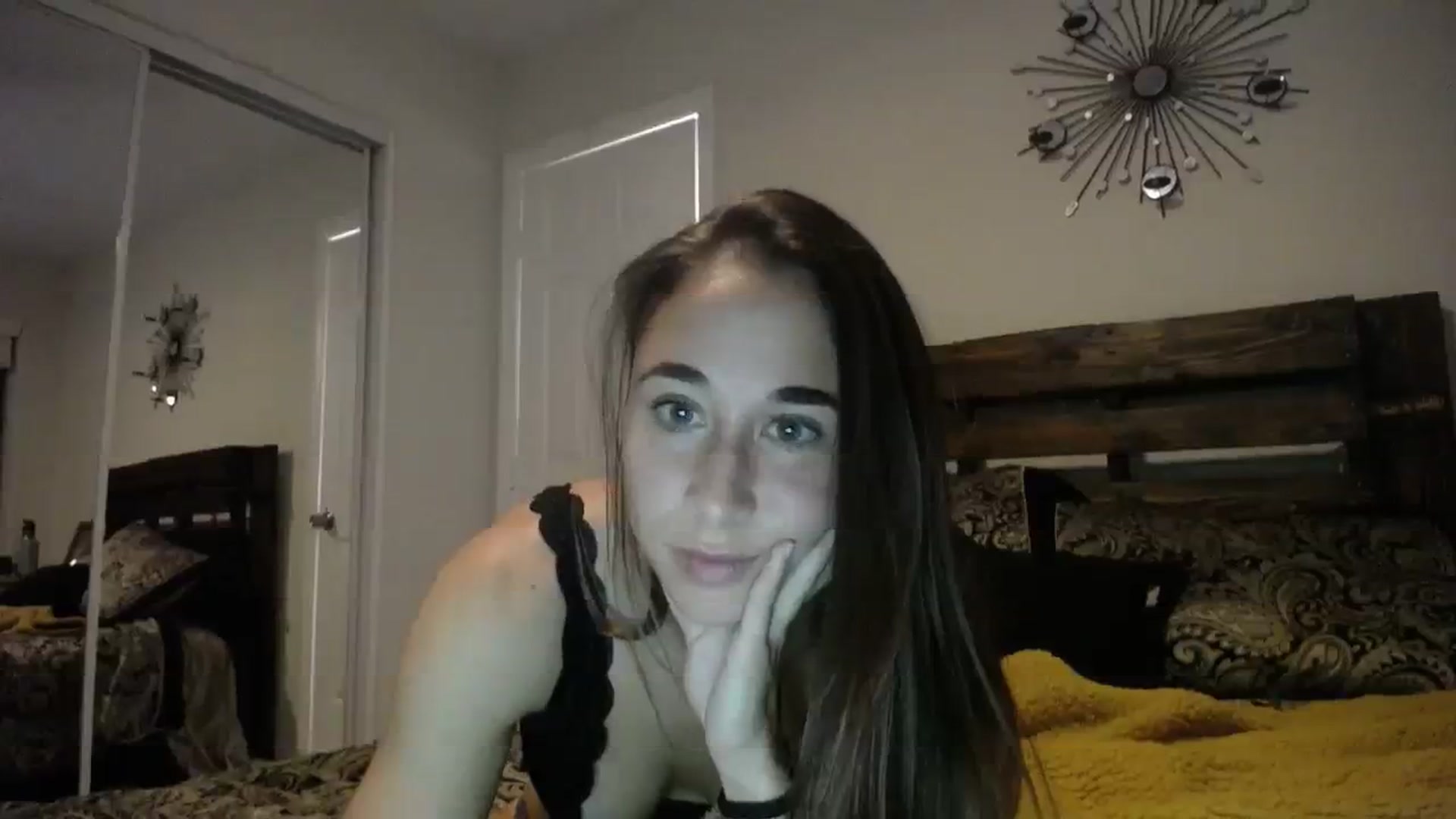 Gallery image thumbnail from Cutelittlefox's myfreecams stream on, 11/18/2023, 02:07 image 7 of 20