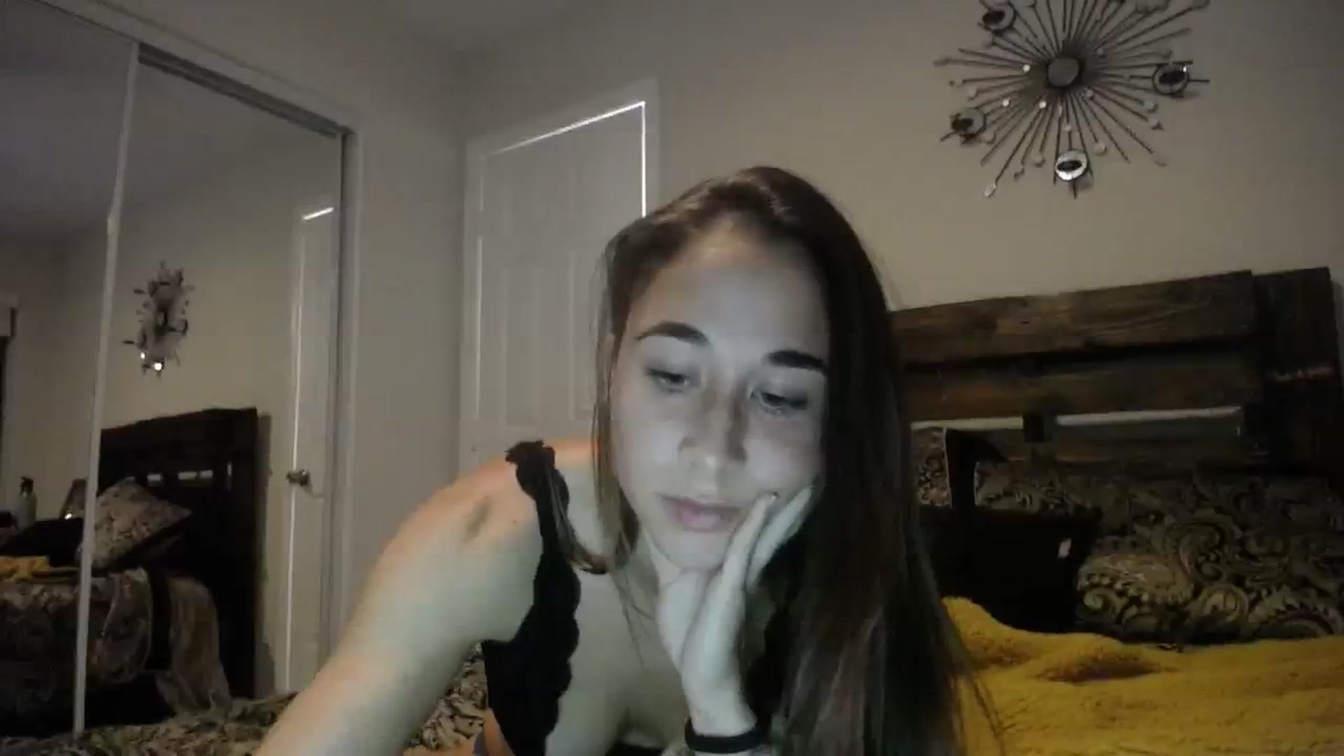 Gallery image thumbnail from Cutelittlefox's myfreecams stream on, 11/18/2023, 02:07 image 6 of 20