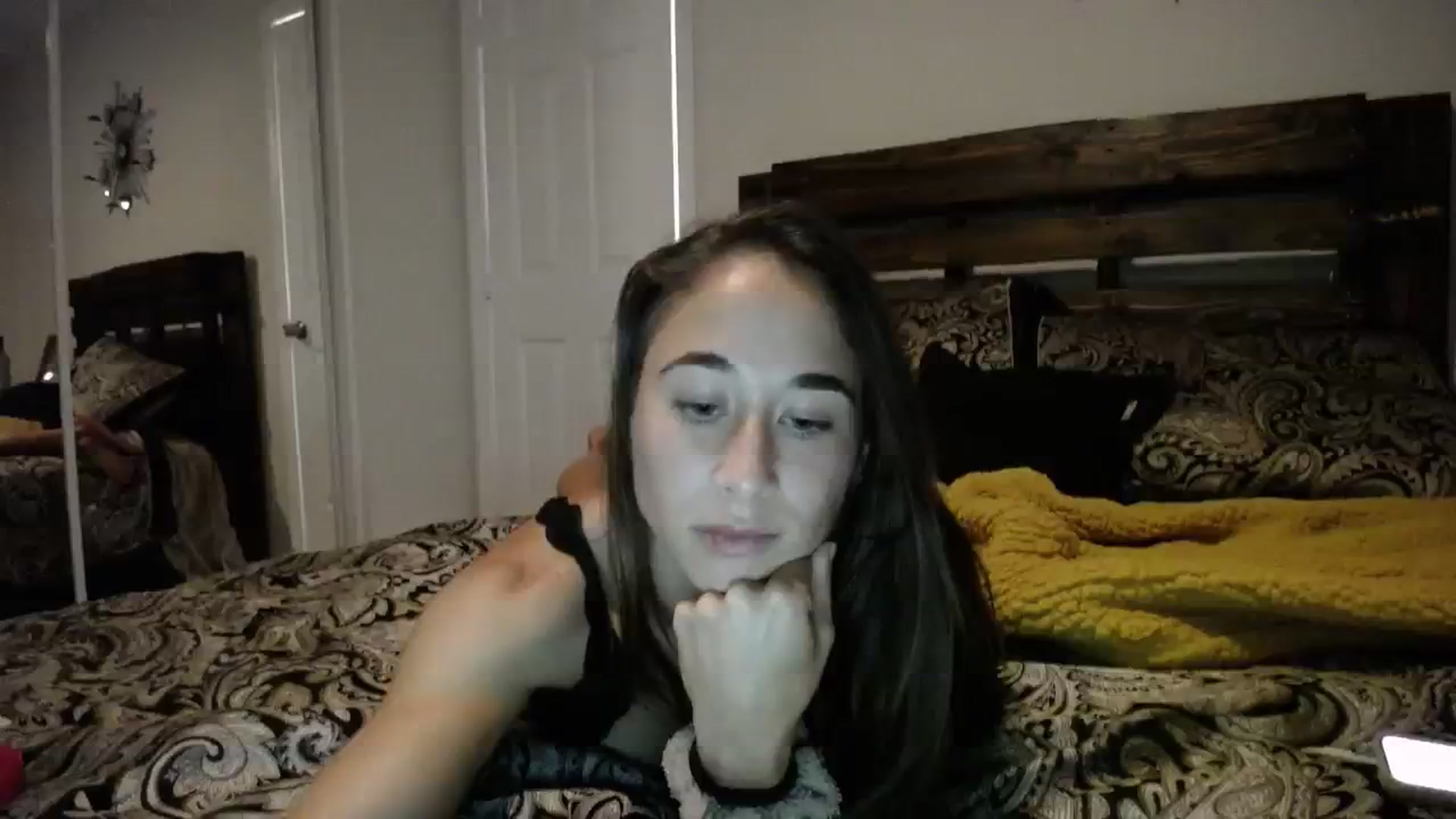 Gallery image thumbnail from Cutelittlefox's myfreecams stream on, 11/18/2023, 02:54 image 8 of 20