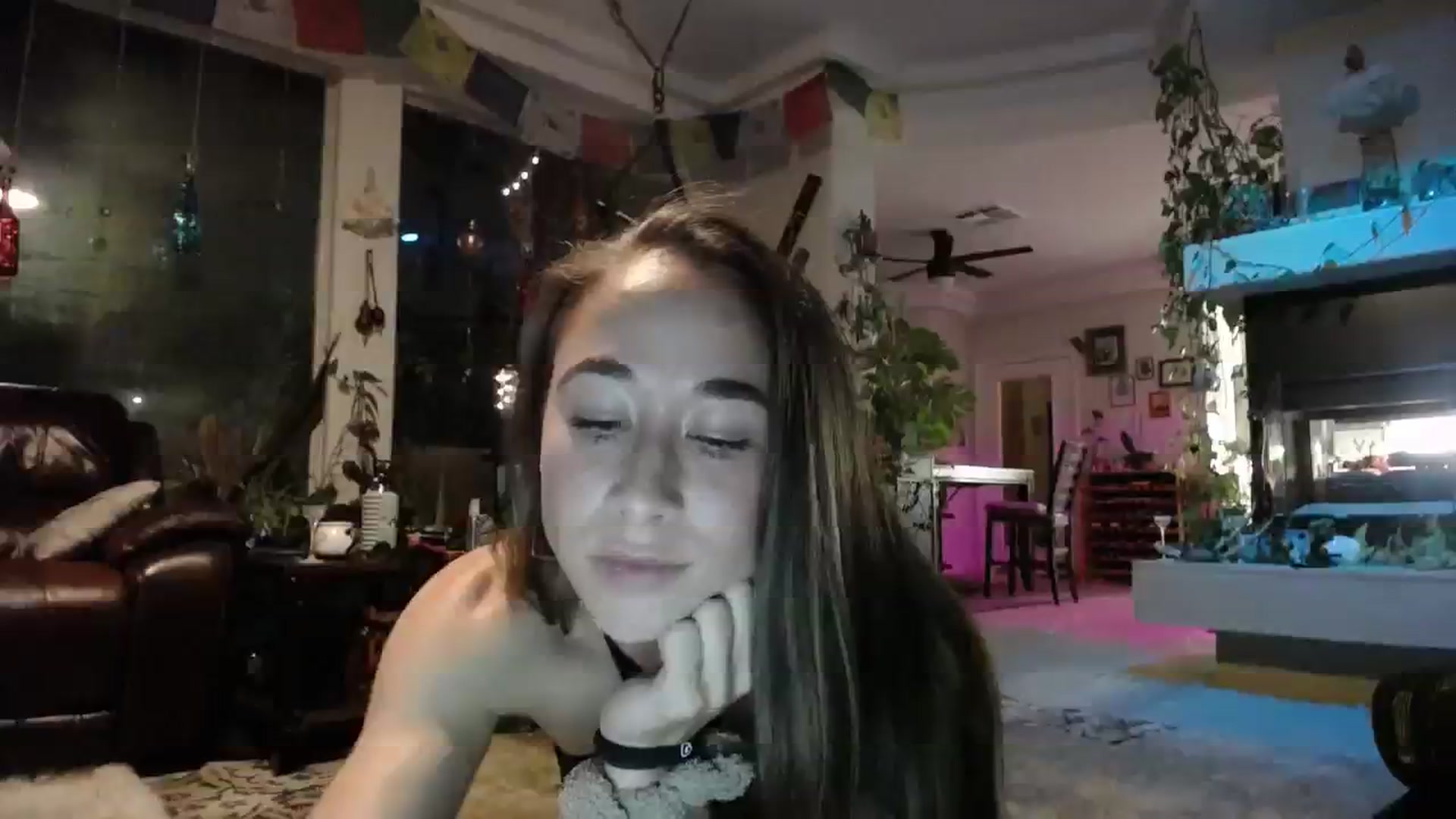 Gallery image thumbnail from Cutelittlefox's myfreecams stream on, 11/19/2023, 12:29 image 16 of 20