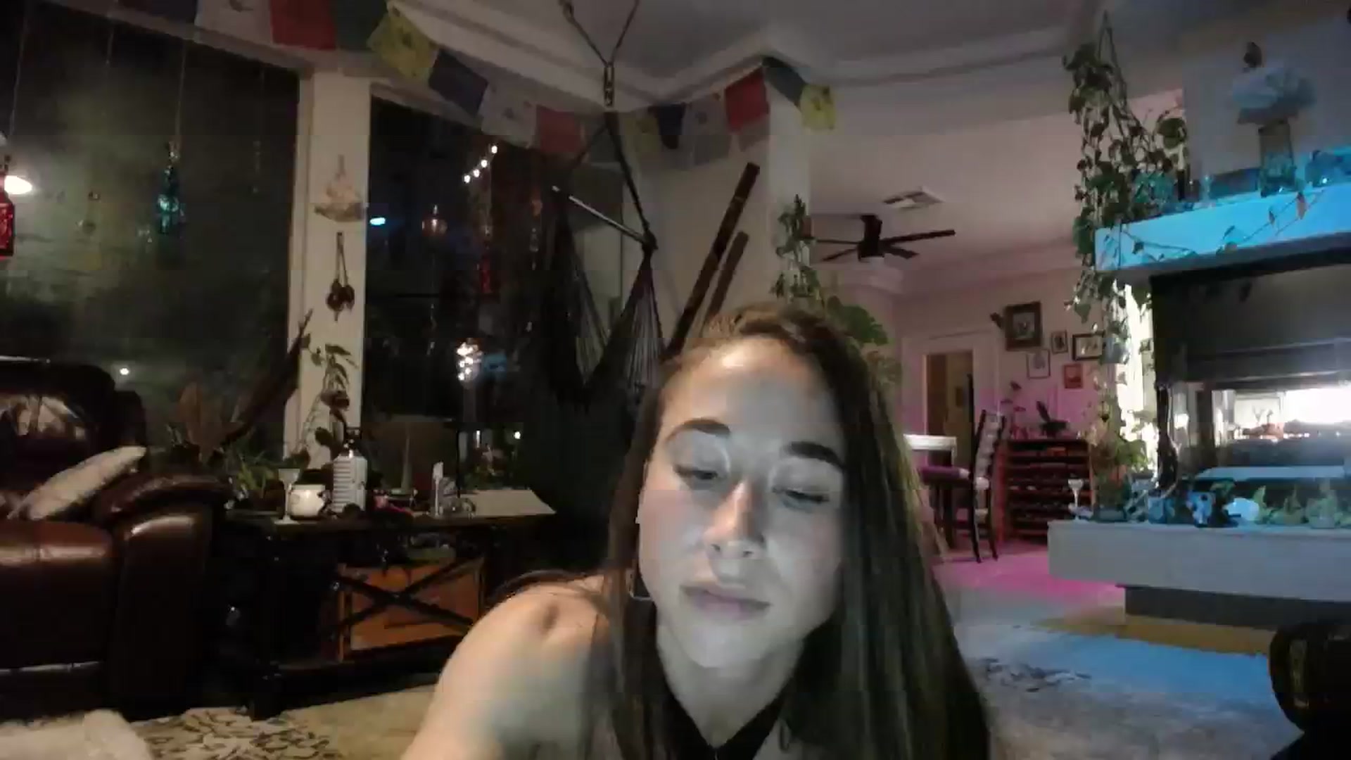 Gallery image thumbnail from Cutelittlefox's myfreecams stream on, 11/19/2023, 12:29 image 2 of 20