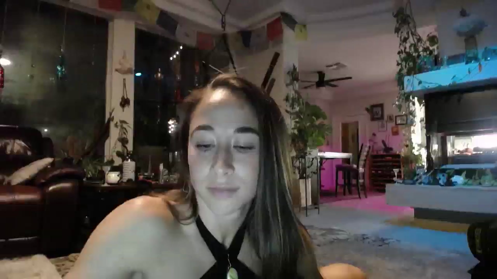 Gallery image thumbnail from Cutelittlefox's myfreecams stream on, 11/19/2023, 12:29 image 17 of 20