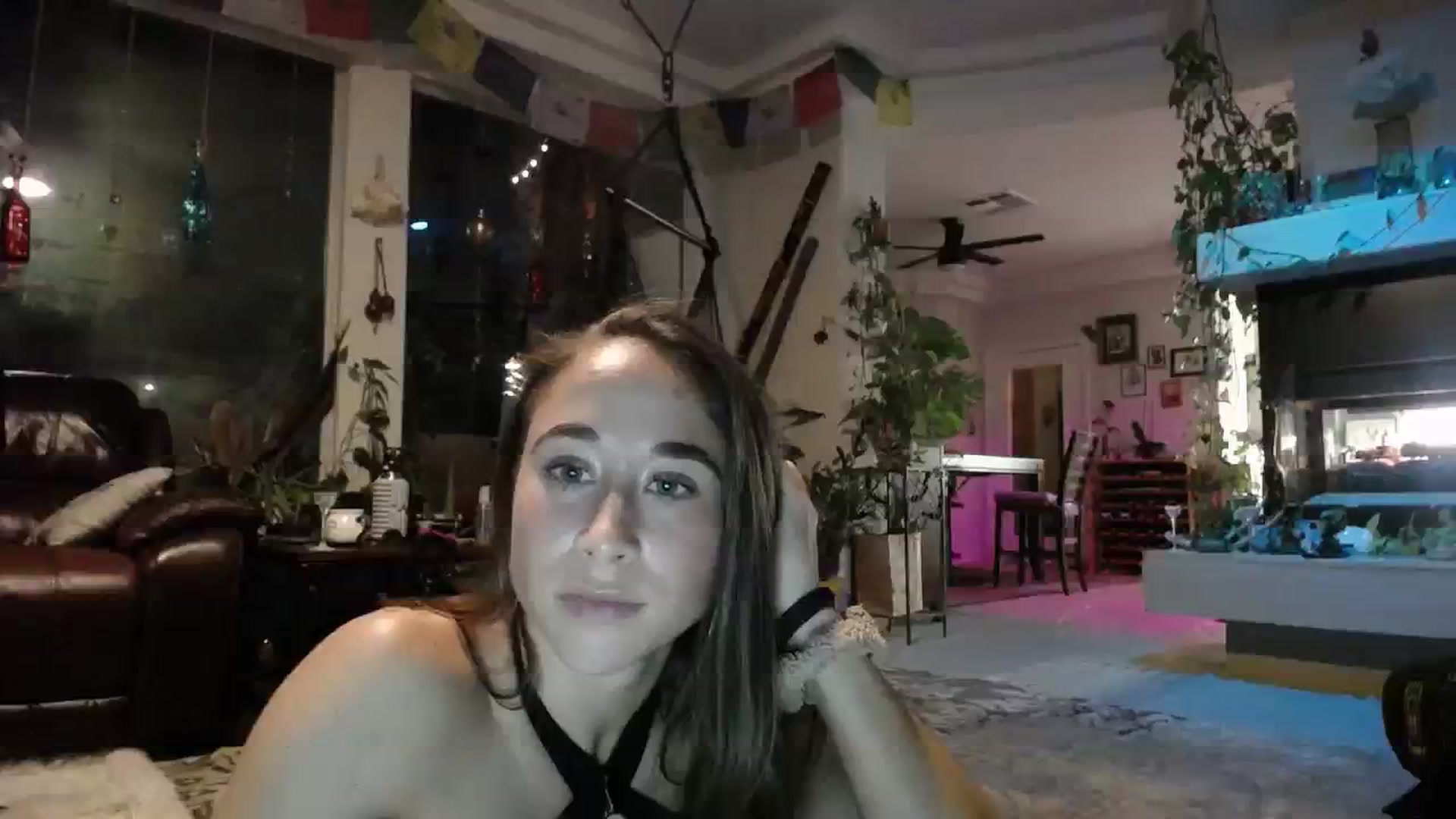 Gallery image thumbnail from Cutelittlefox's myfreecams stream on, 11/19/2023, 12:29 image 20 of 20