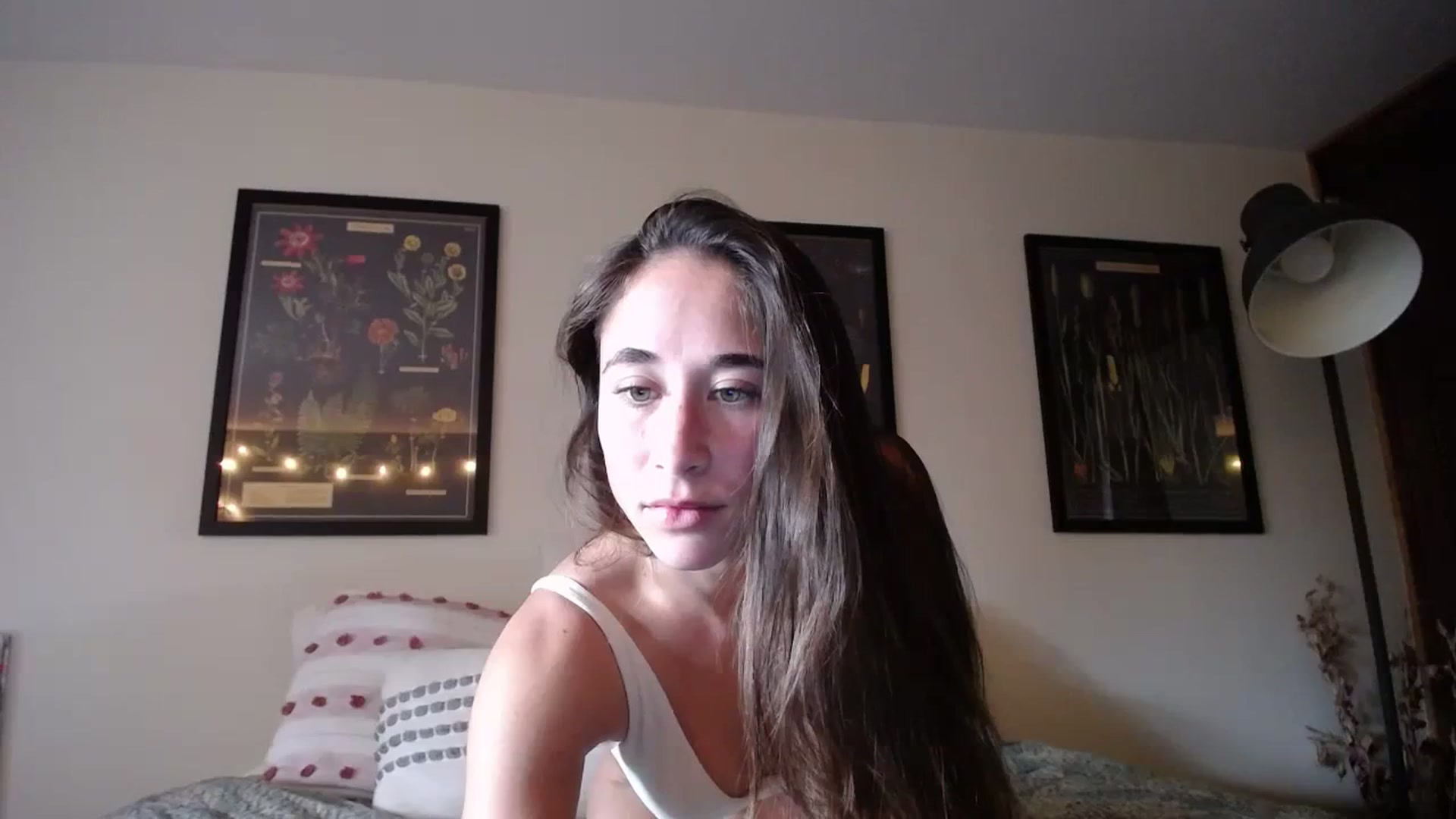 Gallery image thumbnail from Cutelittlefox's myfreecams stream on, 03/17/2024, 18:40 image 7 of 20