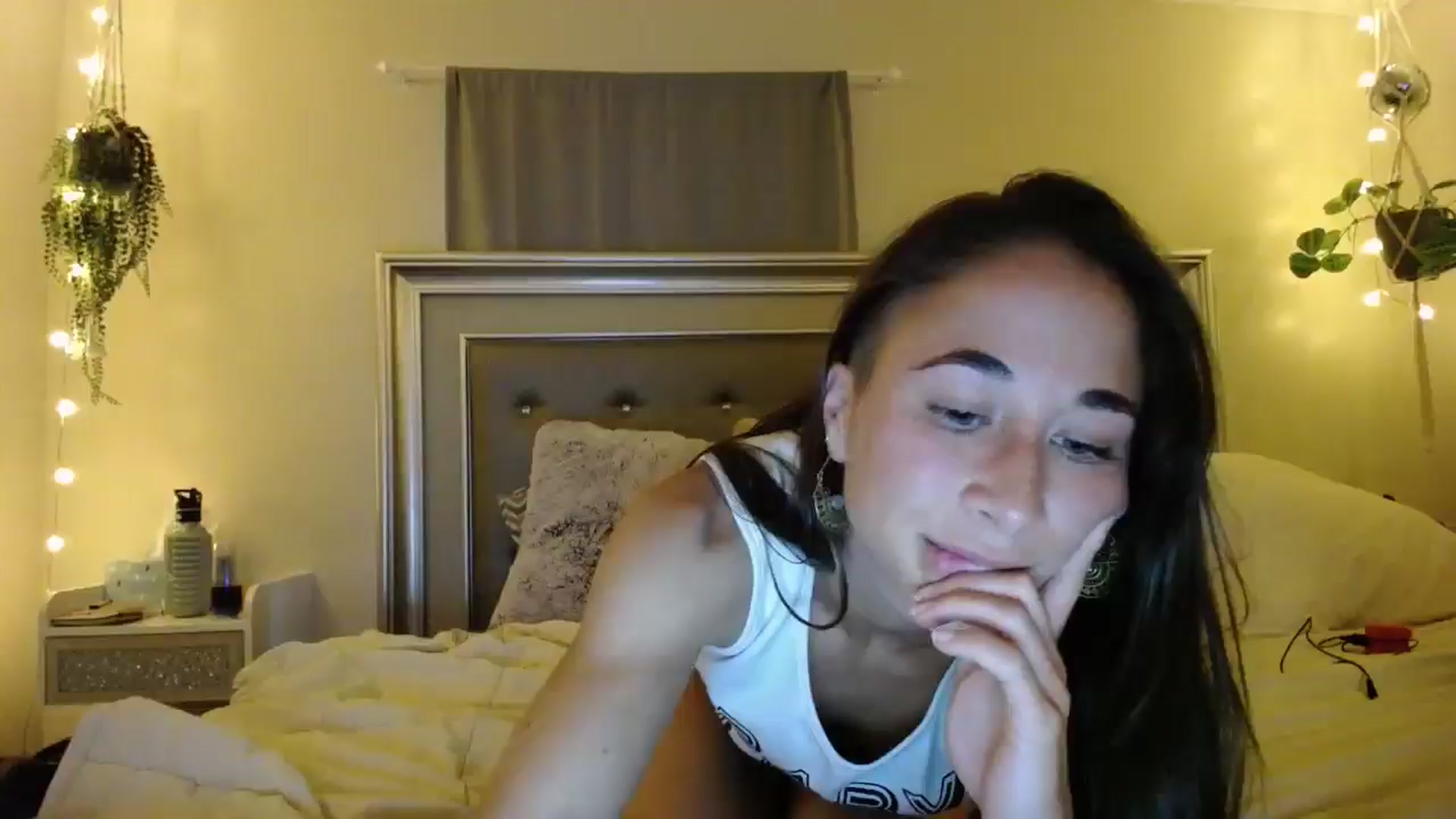 Gallery image thumbnail from Cutelittlefox's myfreecams stream on, 05/16/2024, 02:58 image 1 of 20