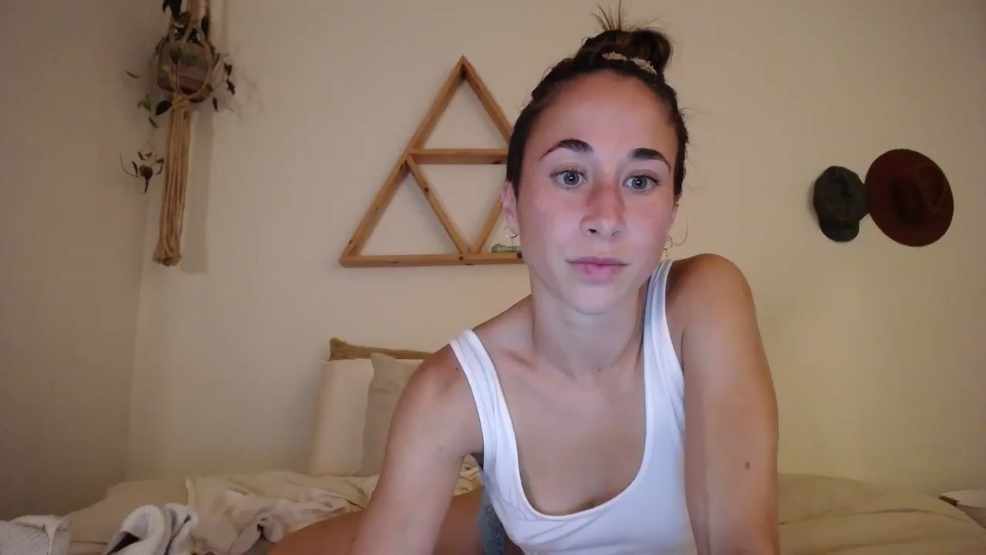 Gallery image thumbnail from Cutelittlefox's myfreecams stream on, 06/15/2024, 06:09 image 20 of 20