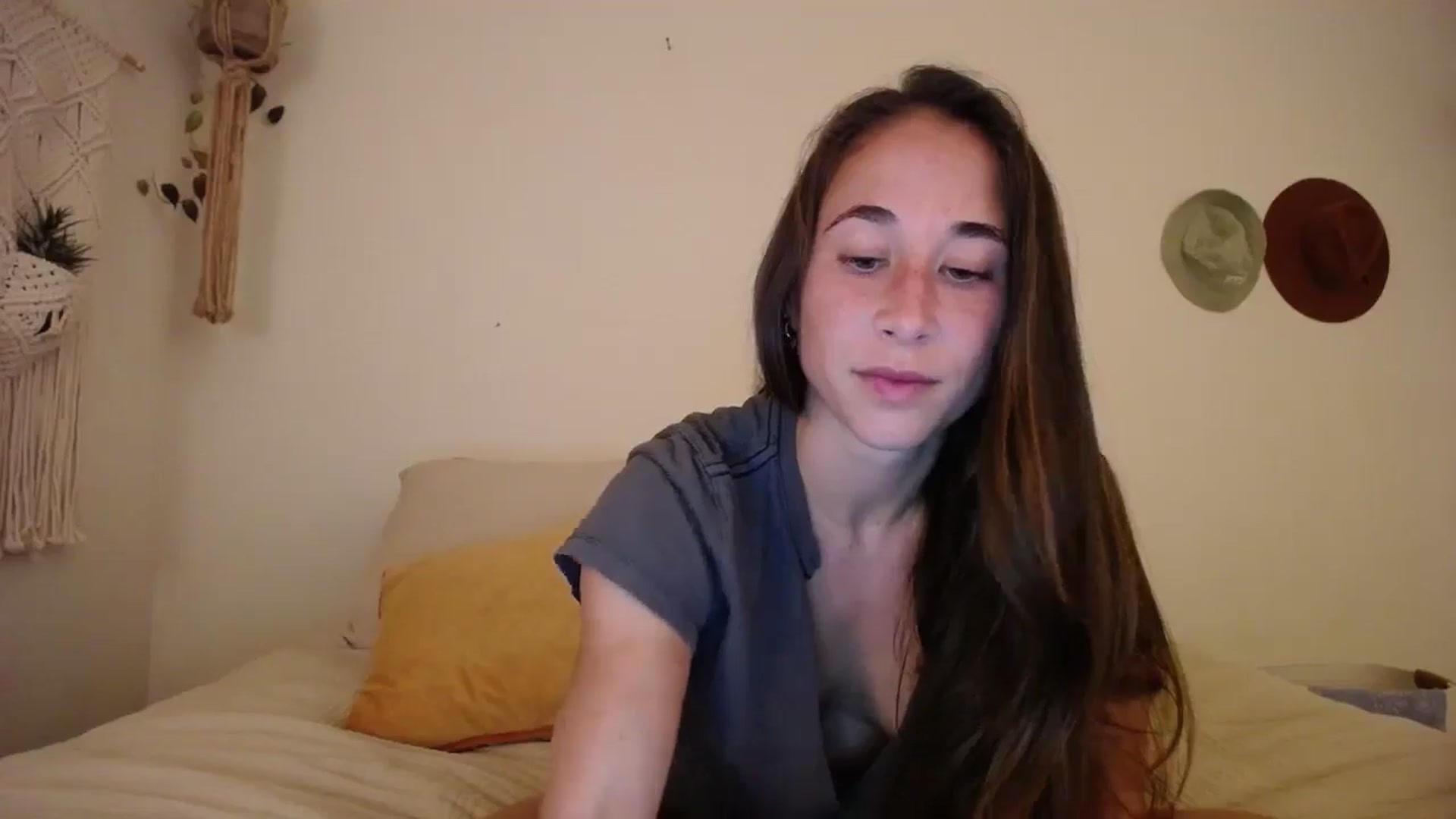 Gallery image thumbnail from Cutelittlefox's myfreecams stream on, 07/11/2024, 06:05 image 8 of 20