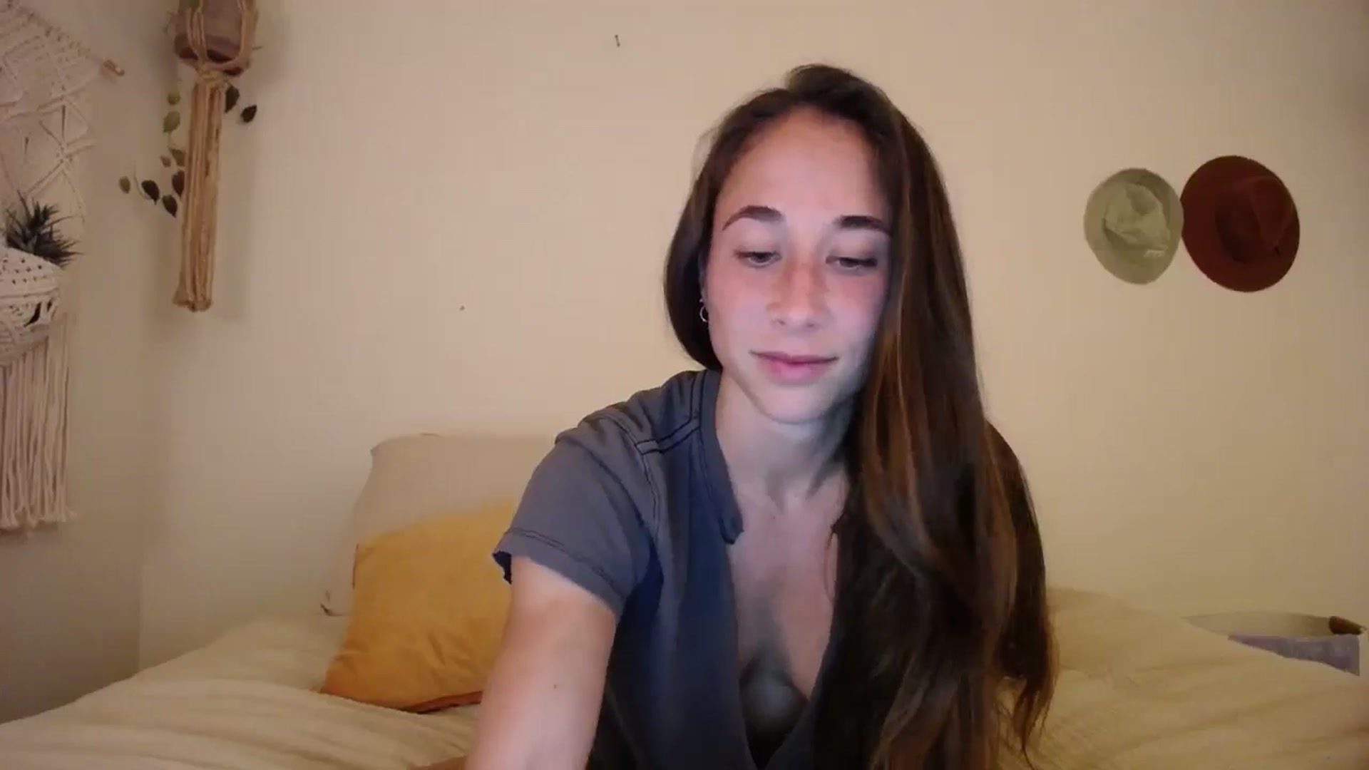 Gallery image thumbnail from Cutelittlefox's myfreecams stream on, 07/11/2024, 06:05 image 6 of 20
