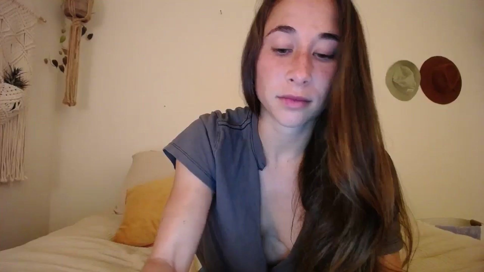 Gallery image thumbnail from Cutelittlefox's myfreecams stream on, 07/11/2024, 06:05 image 9 of 20