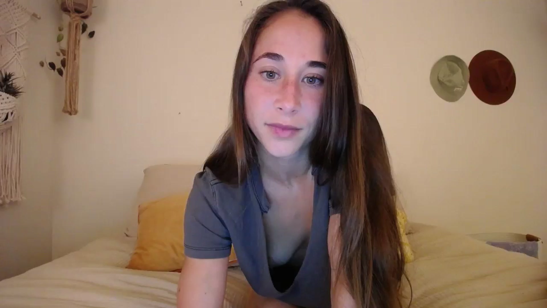 Gallery image thumbnail from Cutelittlefox's myfreecams stream on, 07/11/2024, 06:05 image 3 of 20