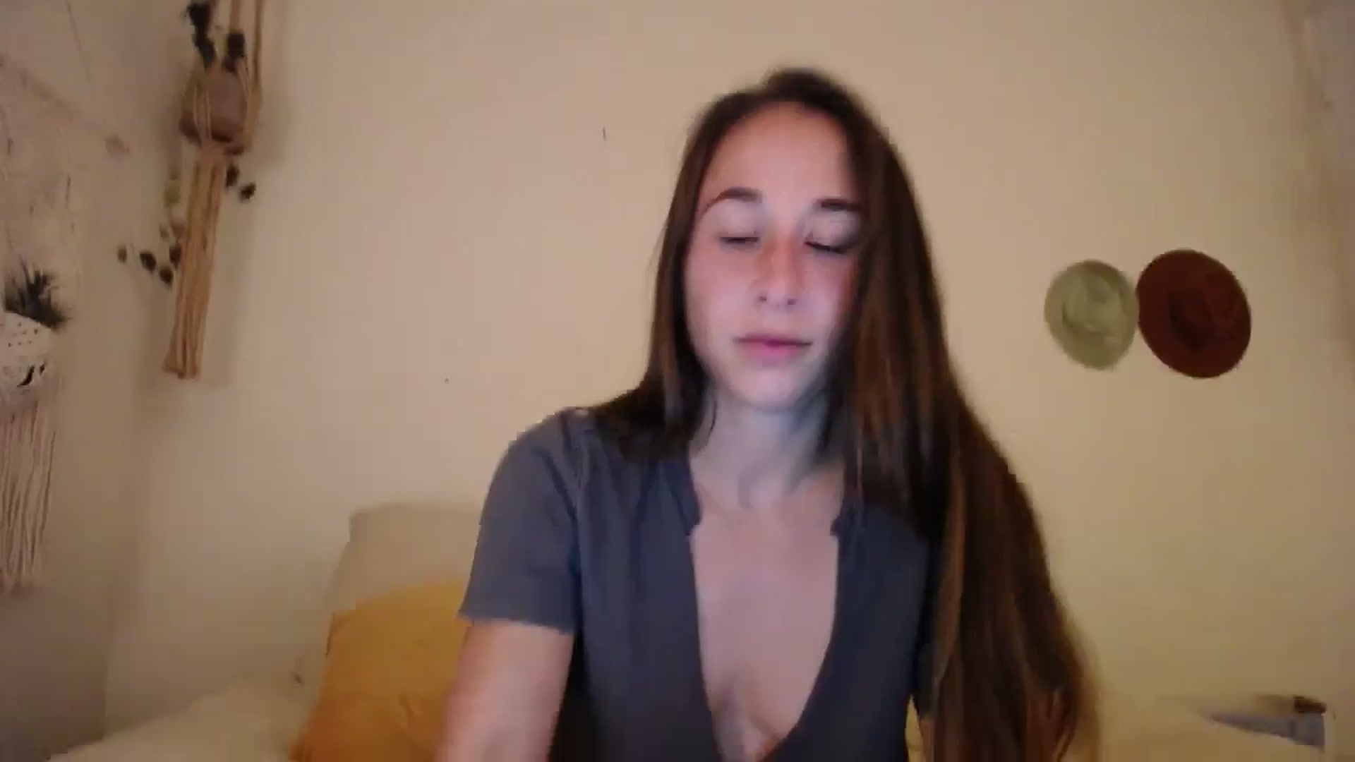 Gallery image thumbnail from Cutelittlefox's myfreecams stream on, 07/11/2024, 06:05 image 17 of 20