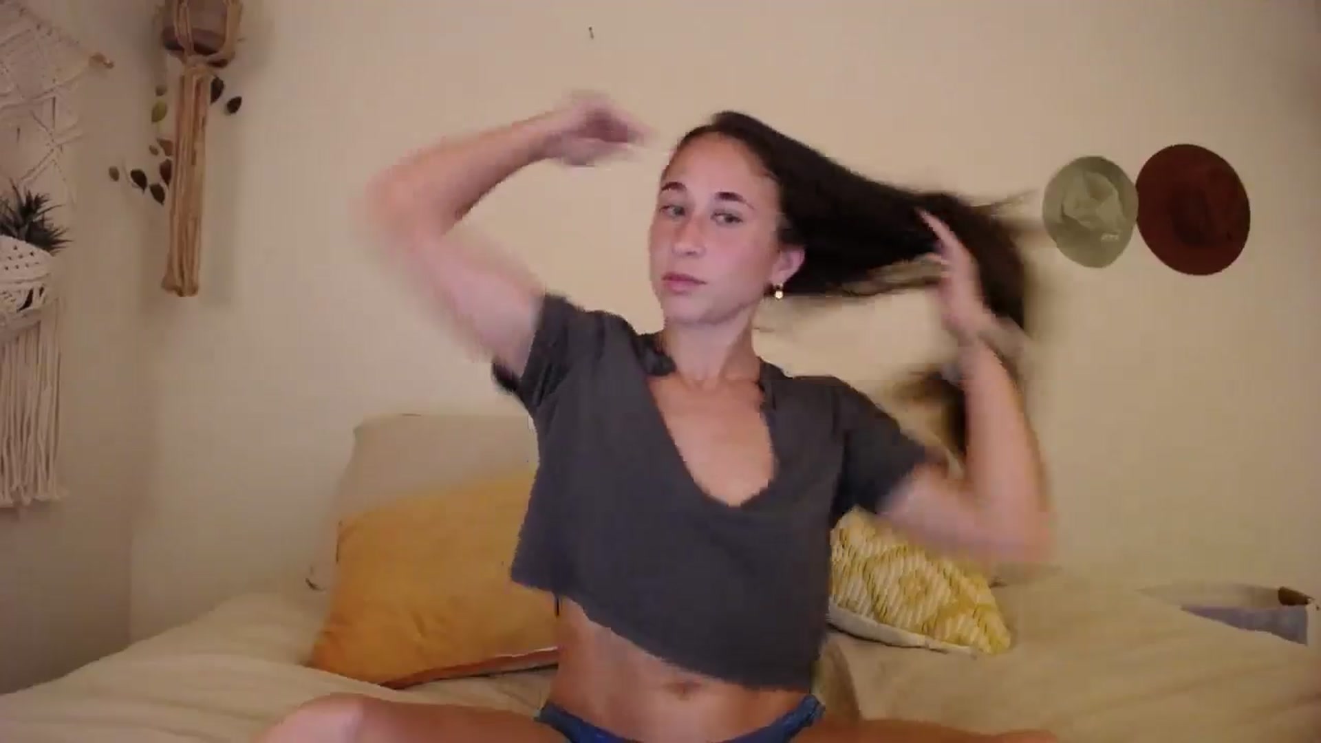 Gallery image thumbnail from Cutelittlefox's myfreecams stream on, 07/11/2024, 06:05 image 5 of 20