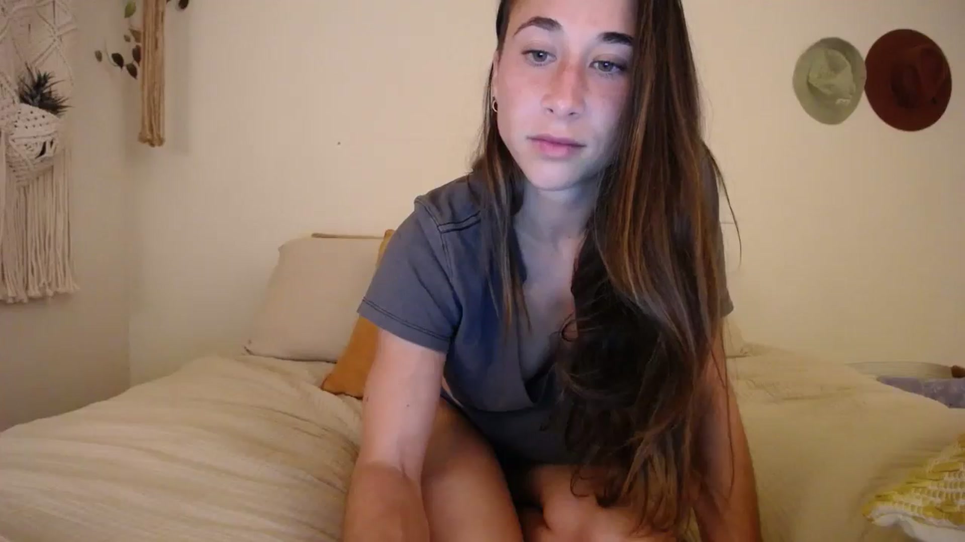 Gallery image thumbnail from Cutelittlefox's myfreecams stream on, 07/11/2024, 06:47 image 6 of 20