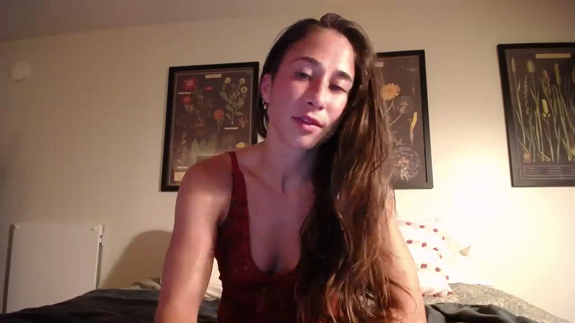 Gallery image thumbnail from Cutelittlefox's myfreecams stream on, 07/25/2024, 24:40 image 13 of 20
