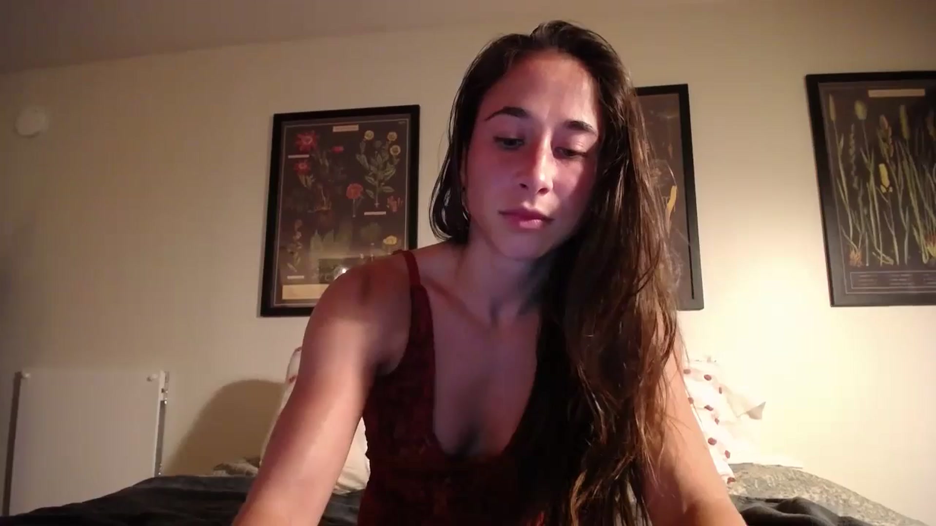 Gallery image thumbnail from Cutelittlefox's myfreecams stream on, 07/25/2024, 24:40 image 17 of 20