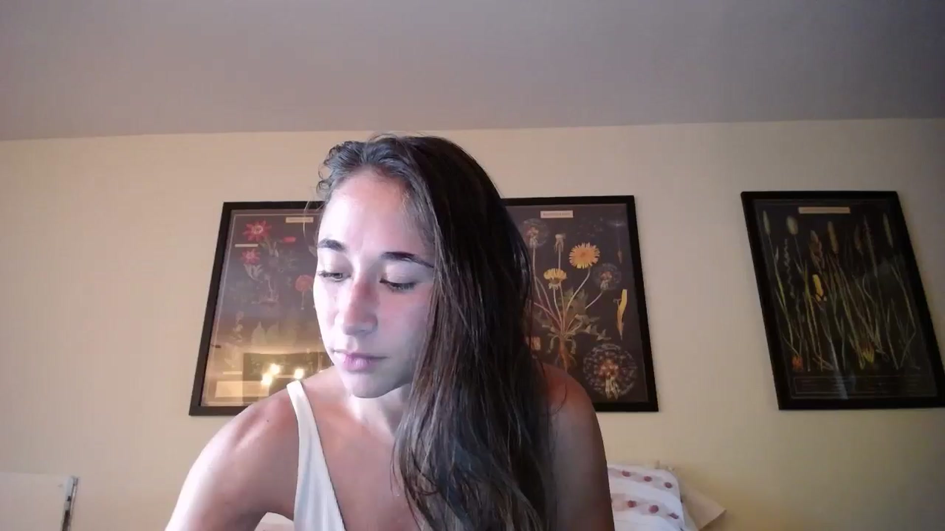 Gallery image thumbnail from Cutelittlefox's myfreecams stream on, 07/27/2024, 18:46 image 10 of 20