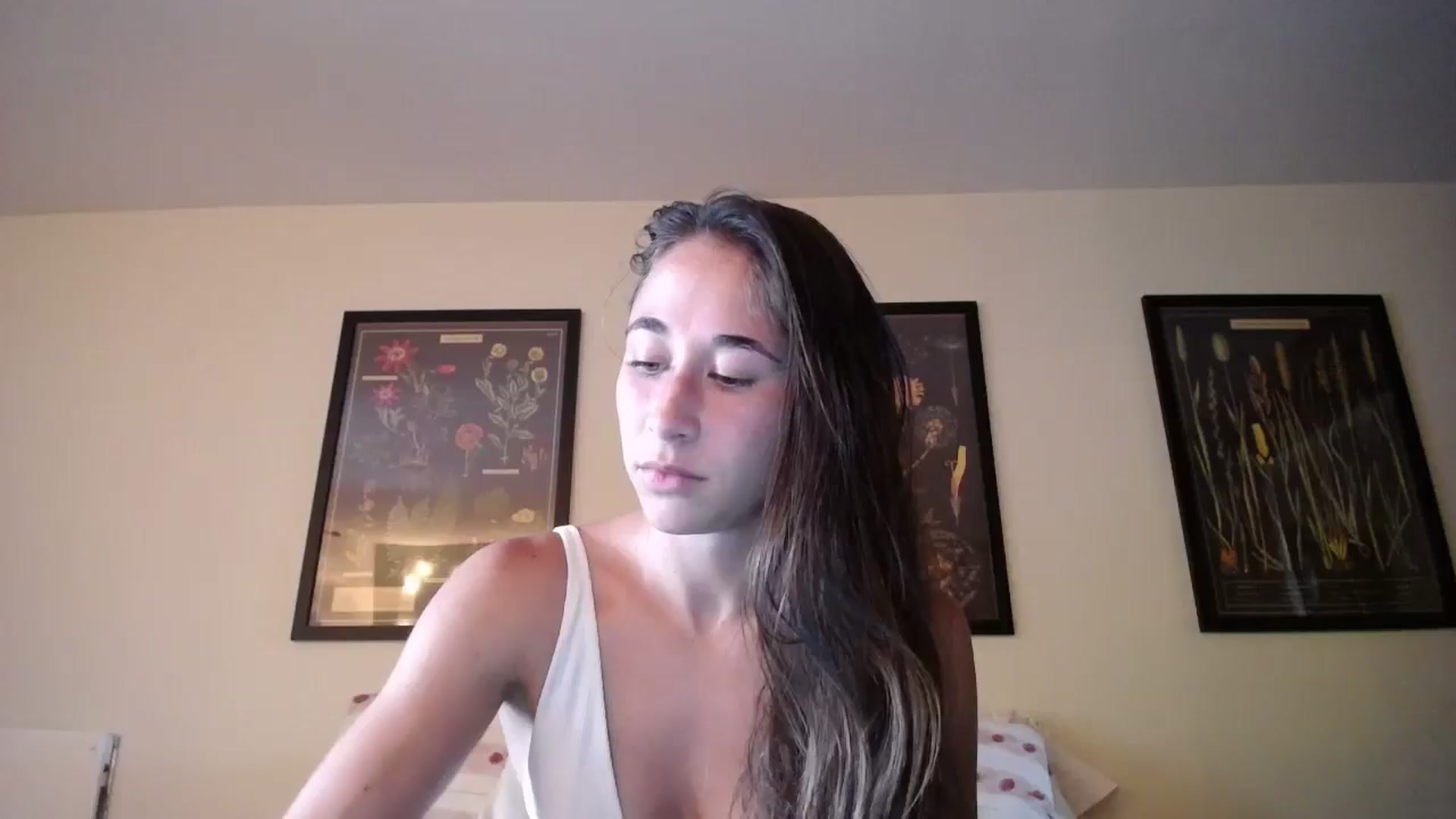 Gallery image thumbnail from Cutelittlefox's myfreecams stream on, 07/27/2024, 18:46 image 11 of 20
