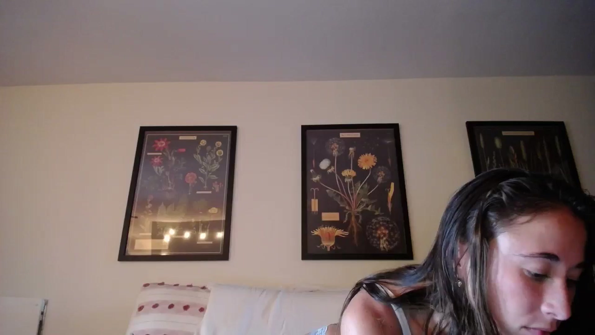 Gallery image thumbnail from Cutelittlefox's myfreecams stream on, 07/27/2024, 18:46 image 2 of 20