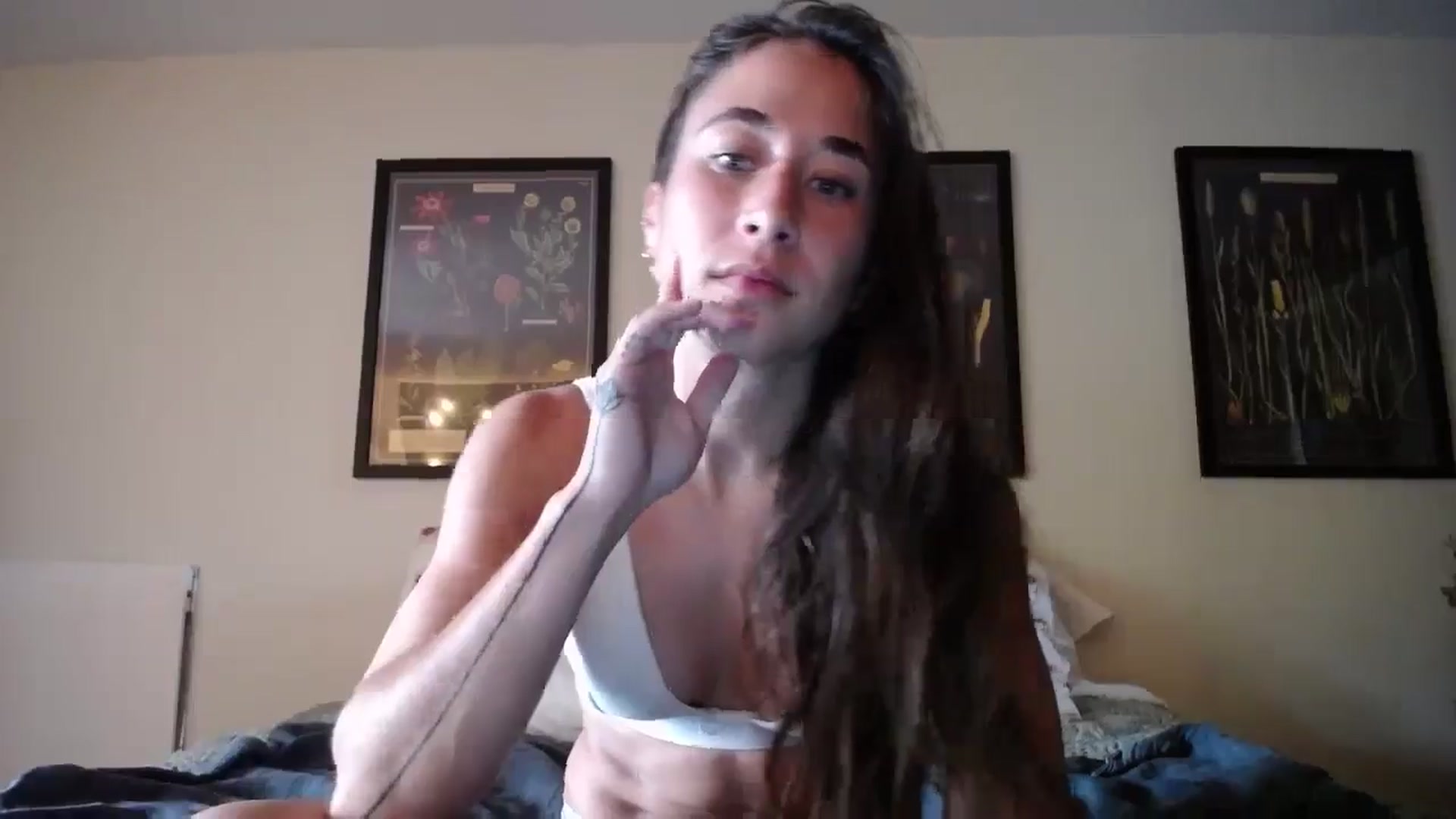 Gallery image thumbnail from Cutelittlefox's myfreecams stream on, 07/27/2024, 20:08 image 18 of 20