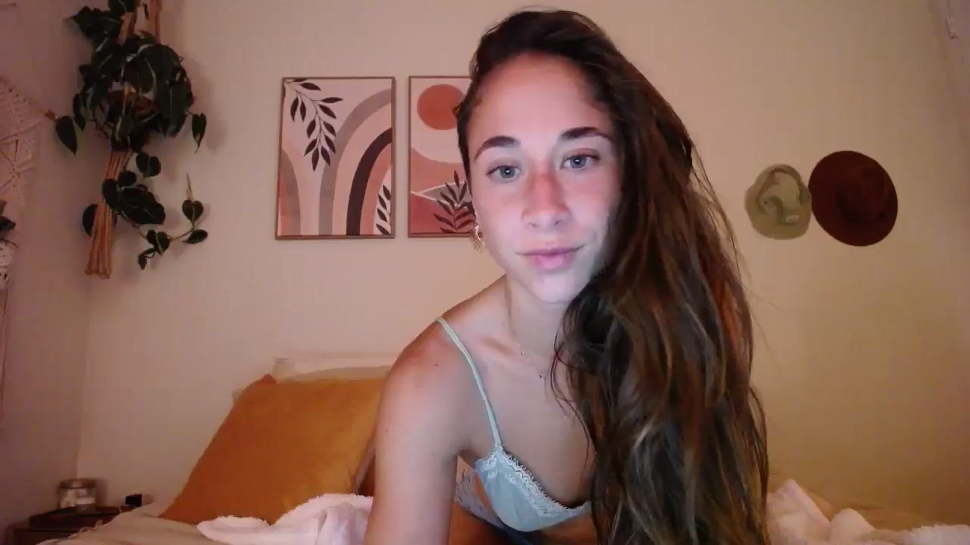 Gallery image thumbnail from Cutelittlefox's myfreecams stream on, 08/13/2024, 05:11 image 14 of 20