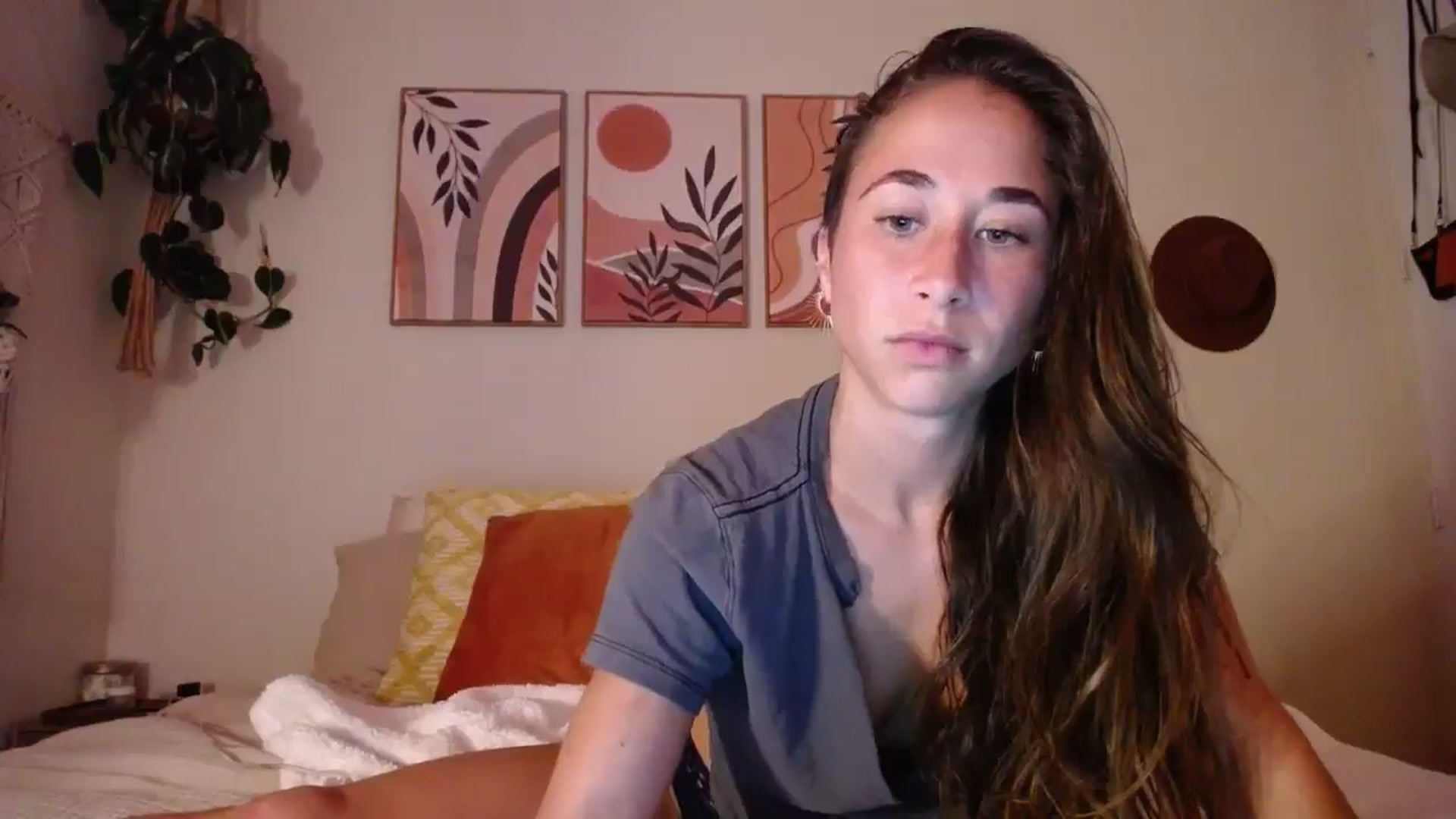 Gallery image thumbnail from Cutelittlefox's myfreecams stream on, 08/14/2024, 03:21 image 9 of 20
