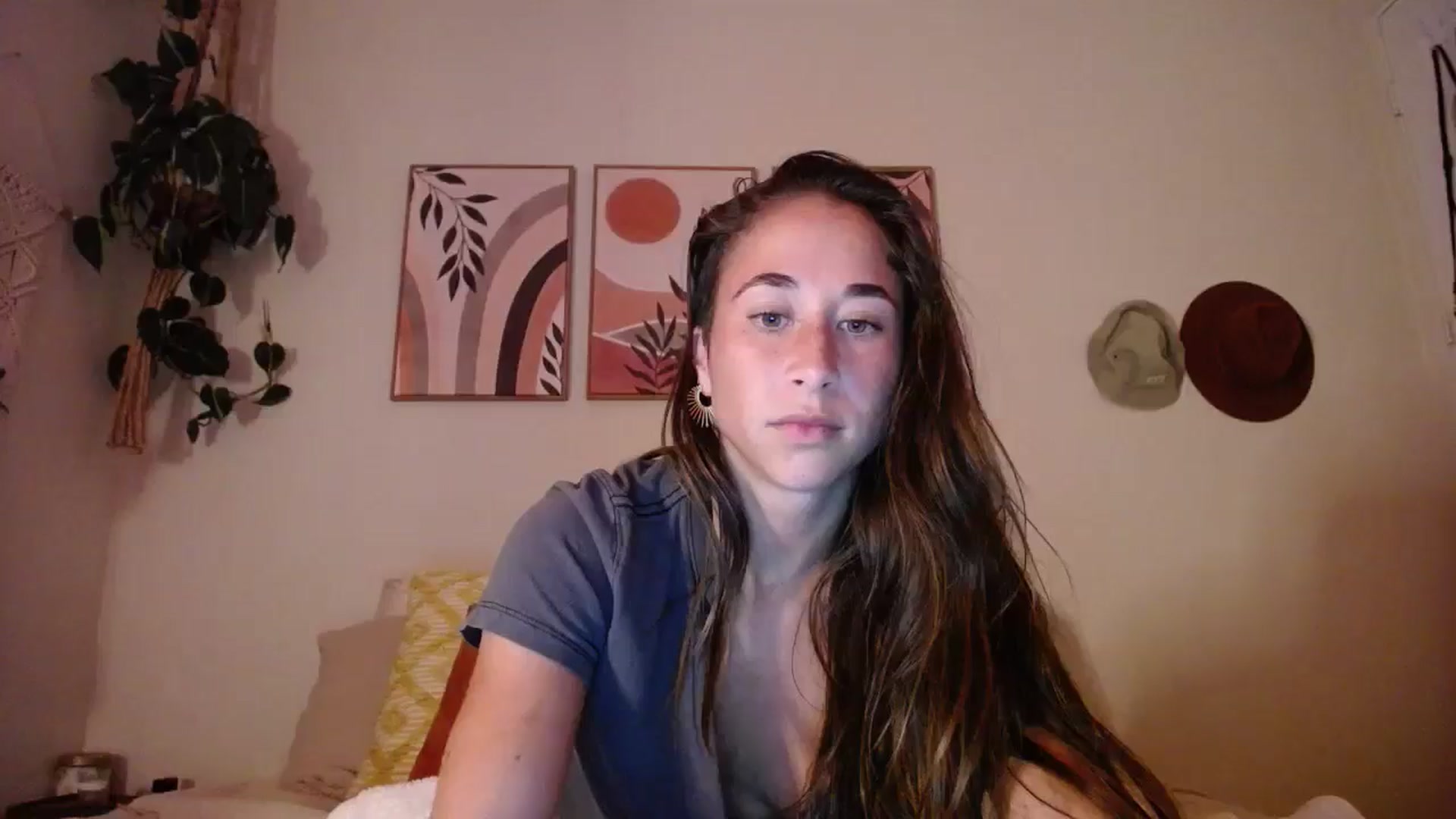 Gallery image thumbnail from Cutelittlefox's myfreecams stream on, 08/14/2024, 03:21 image 16 of 20
